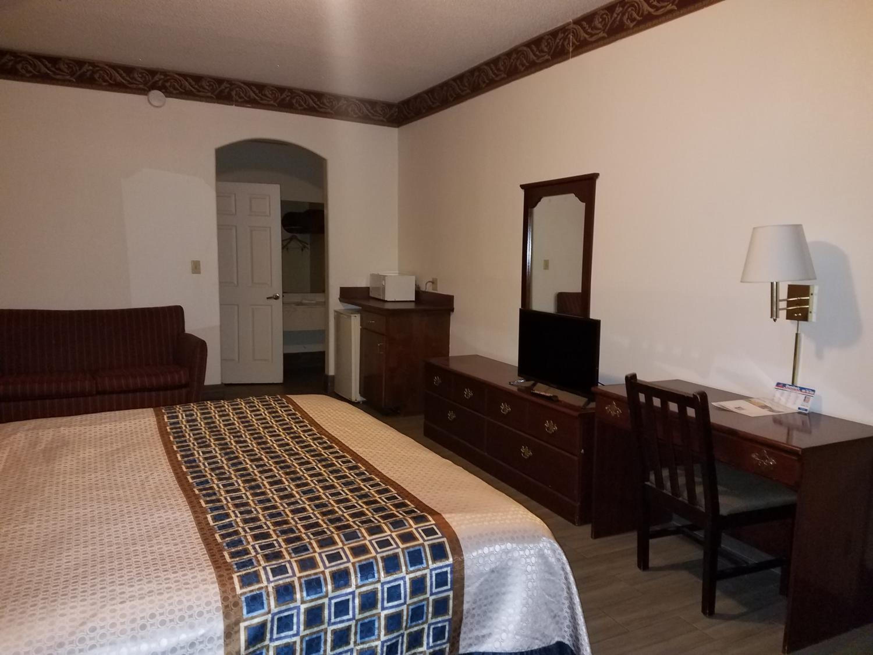 Deluxe King Room photo 1