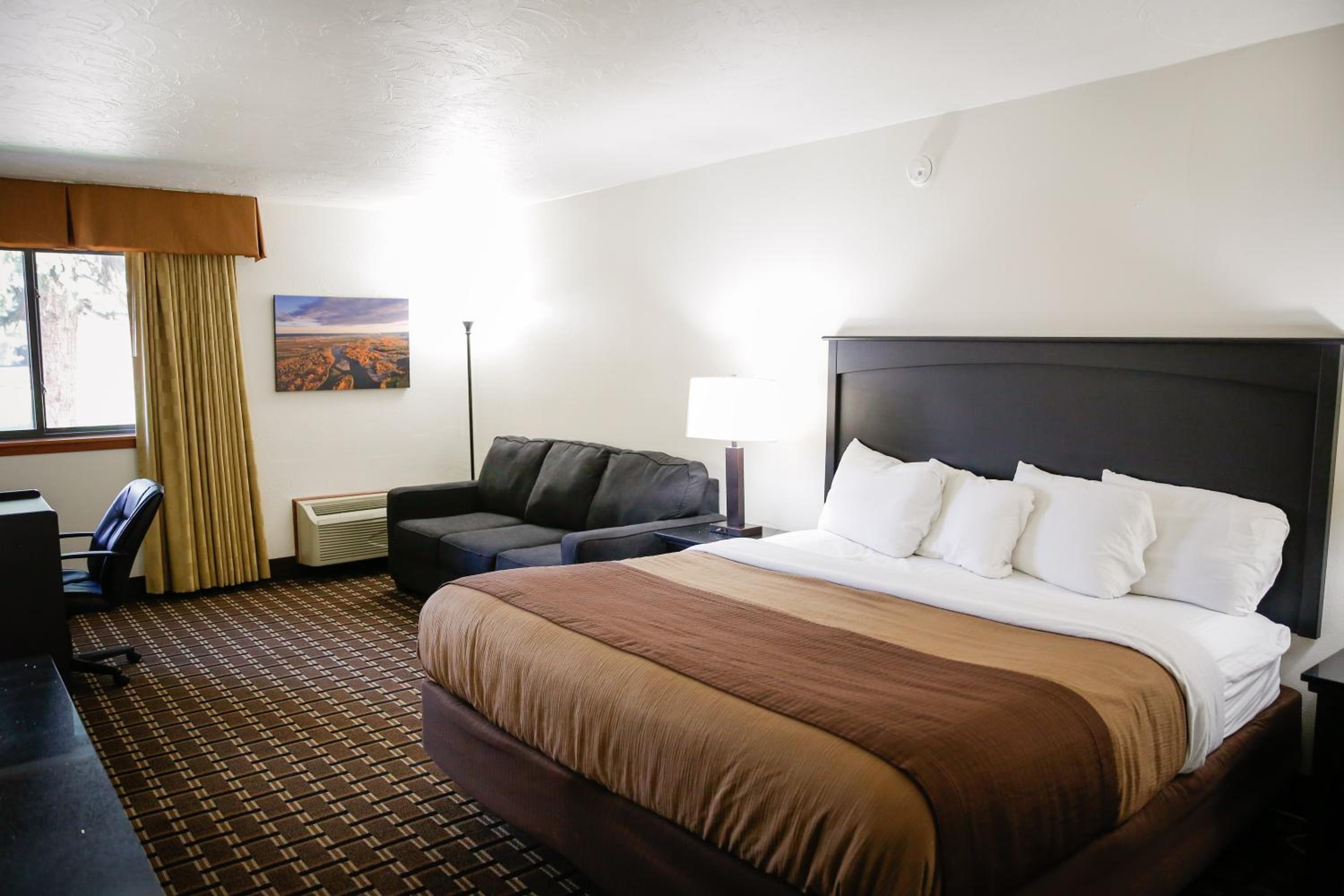 Deluxe King Room - Photo 3