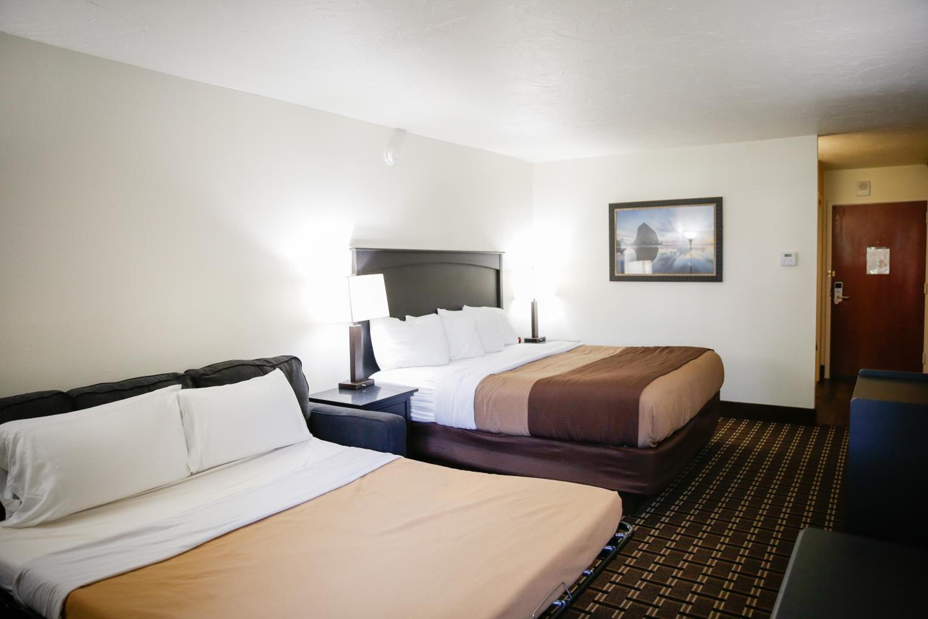 Deluxe King Room - Photo 2