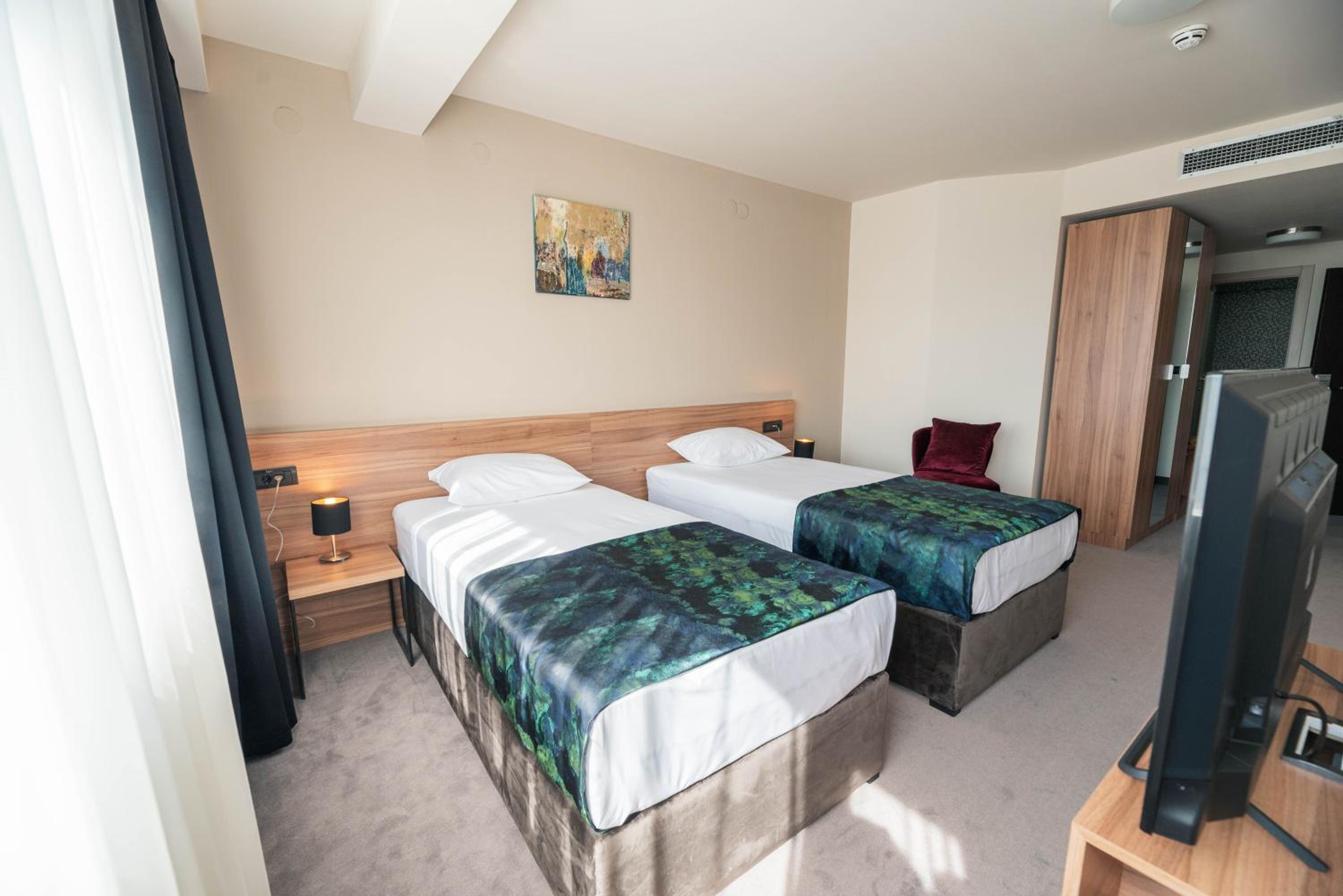 Deluxe Twin Room - Photo 7
