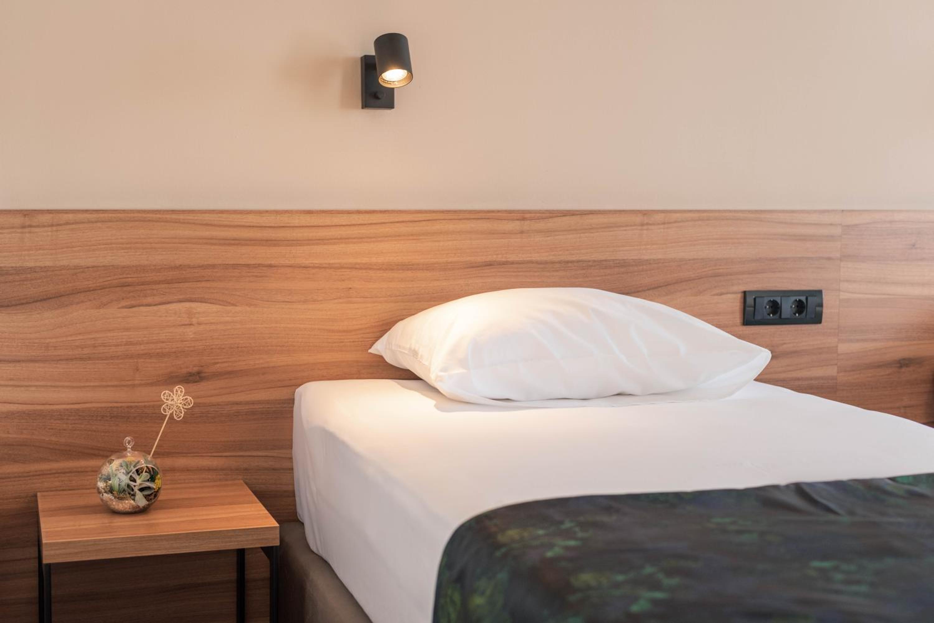 Deluxe Twin Room - Photo 2