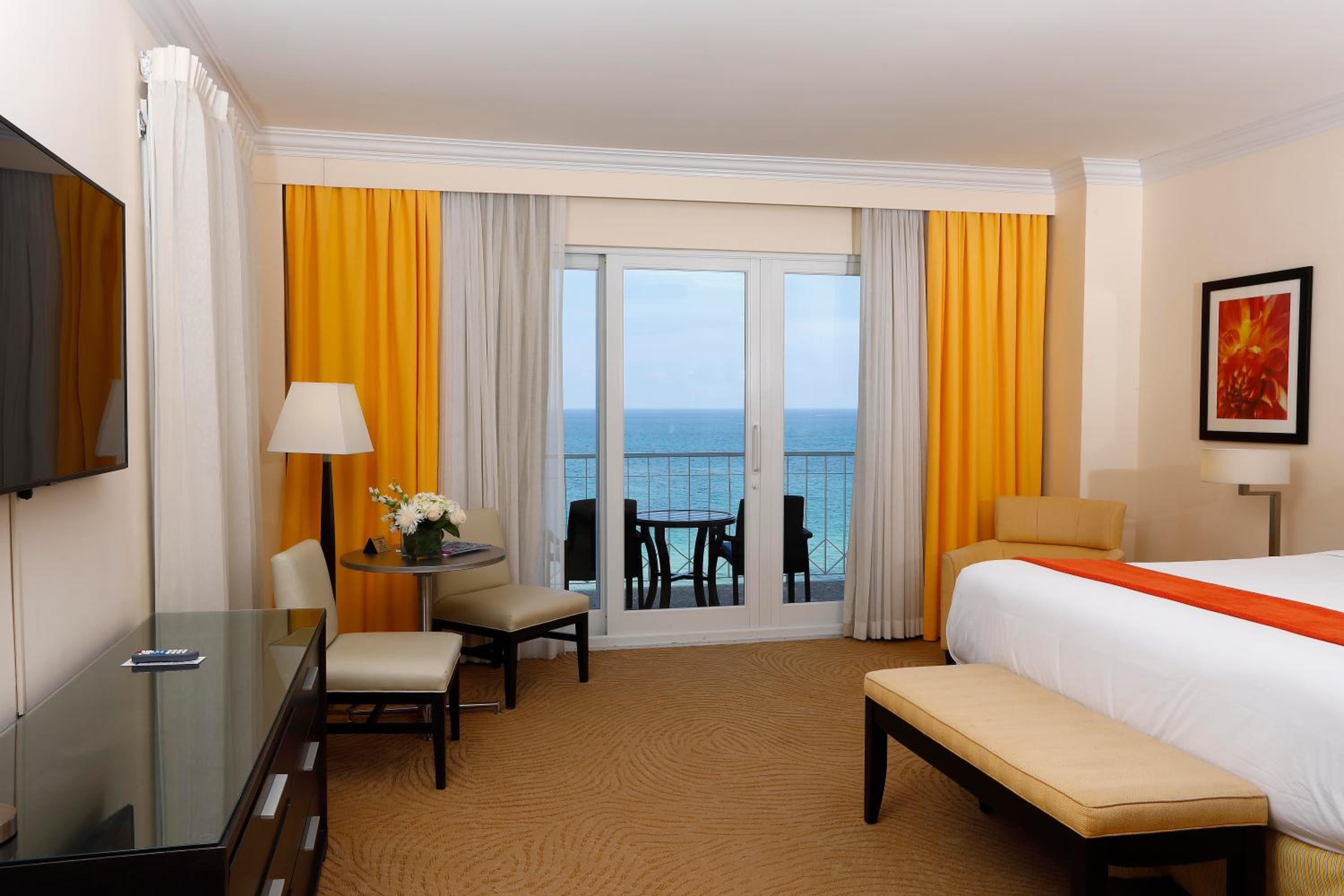 Deluxe Double Room with Full Ocean View and Balcony