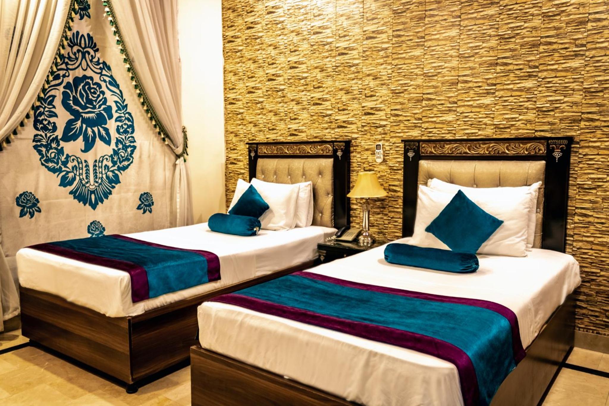 Deluxe Room - Photo 18
