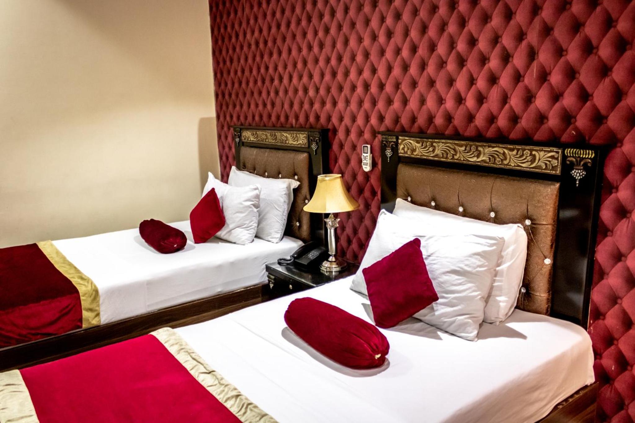Deluxe Room - Photo 19