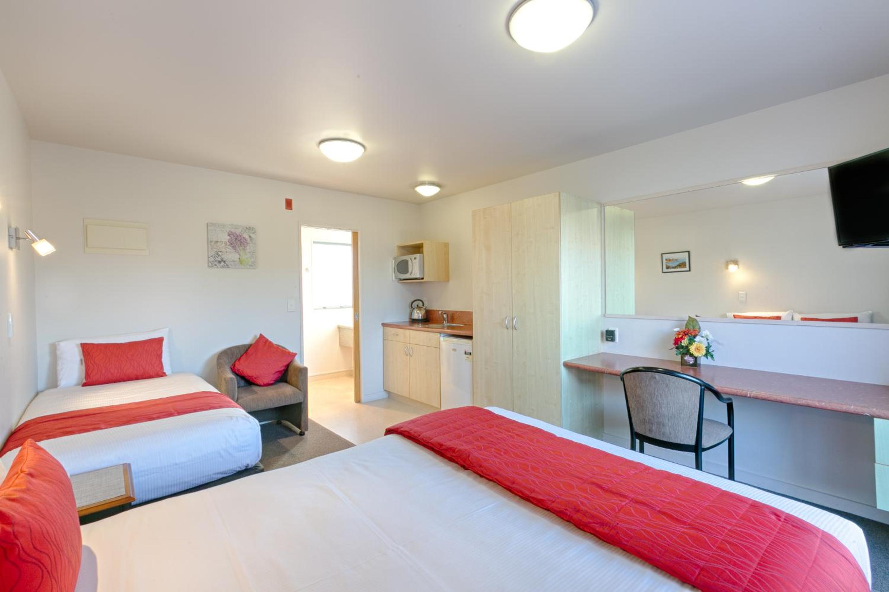 Superior Triple Room photo 2