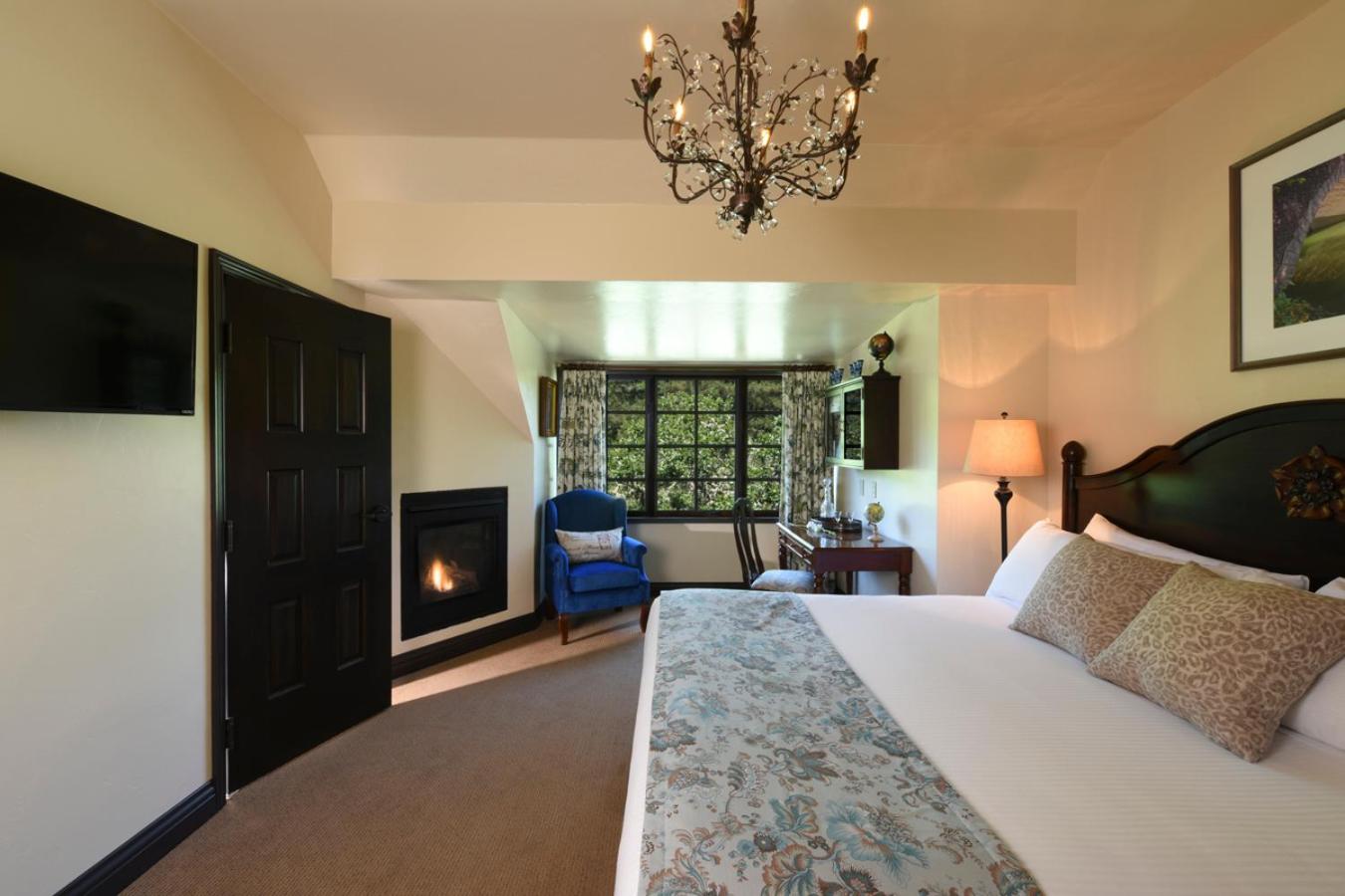 King Suite - Photo 6