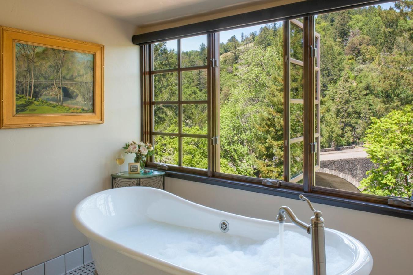 King Suite - Photo 2