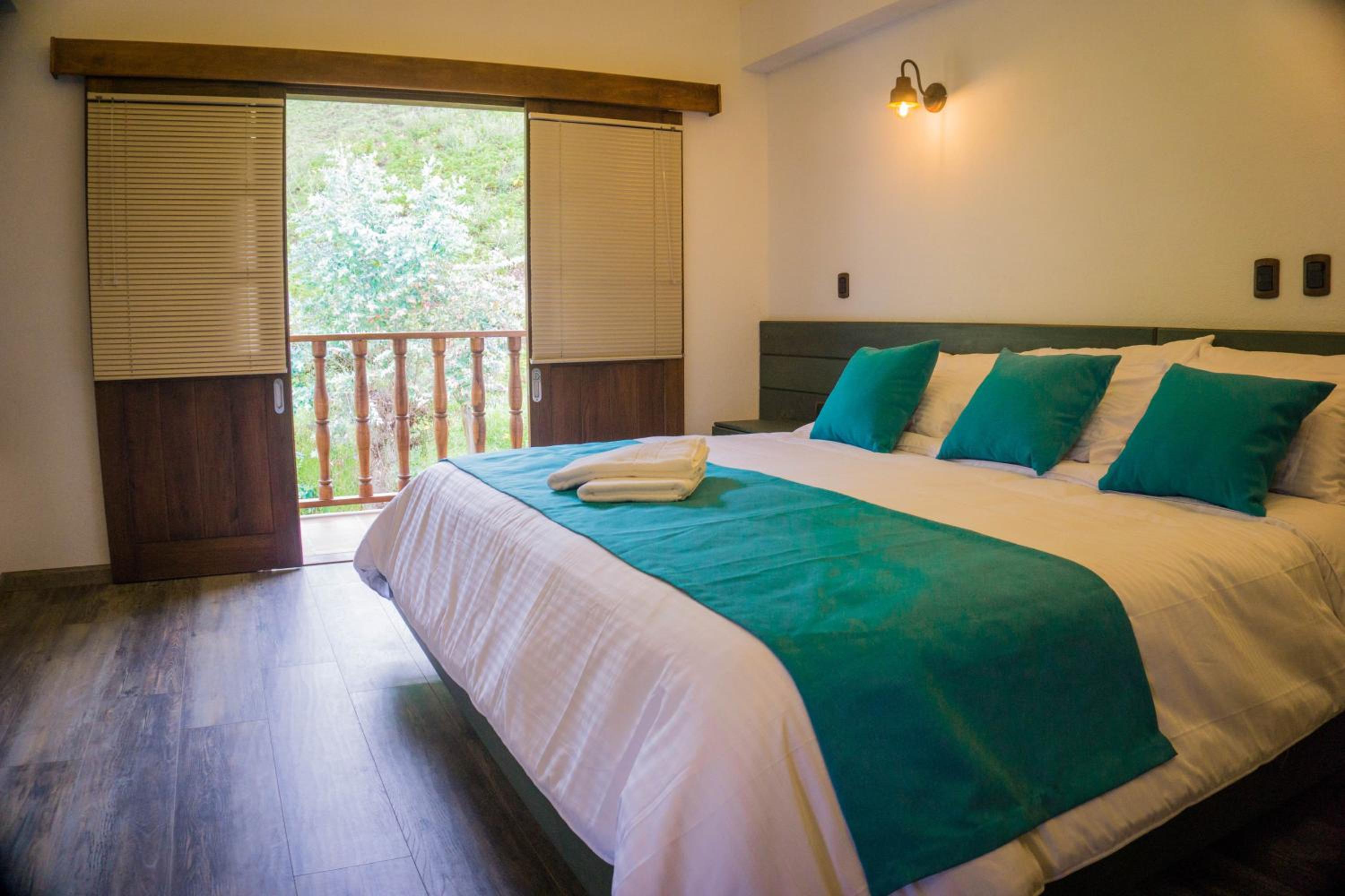 King Suite with Spa Bath photo 2