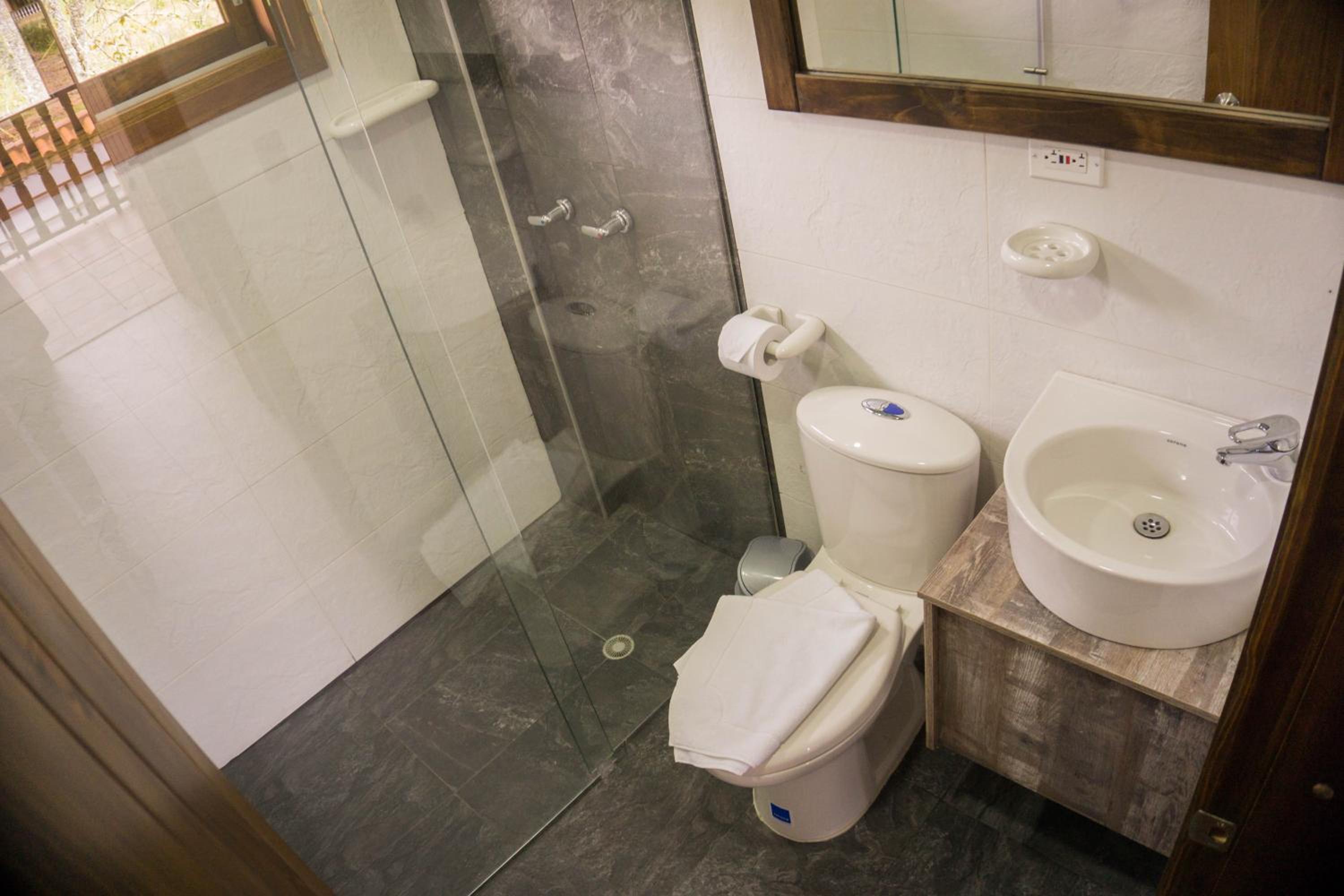 King Suite with Spa Bath photo 3