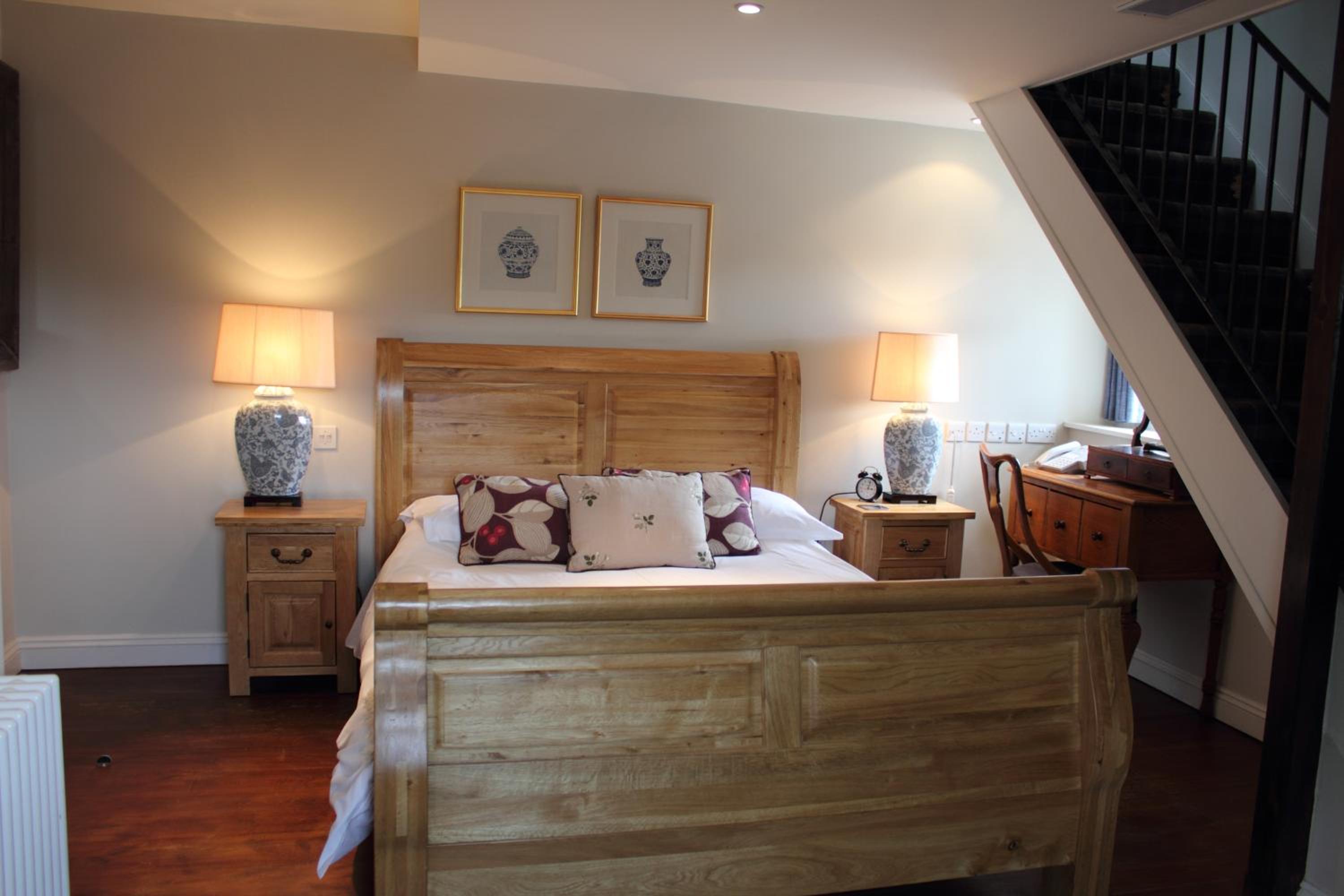 Deluxe Double Room with Bath photo 3