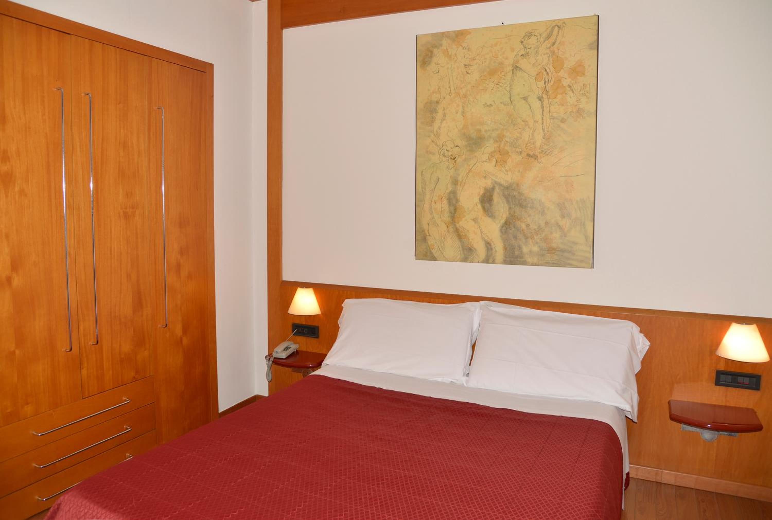 Double Room - Photo 8