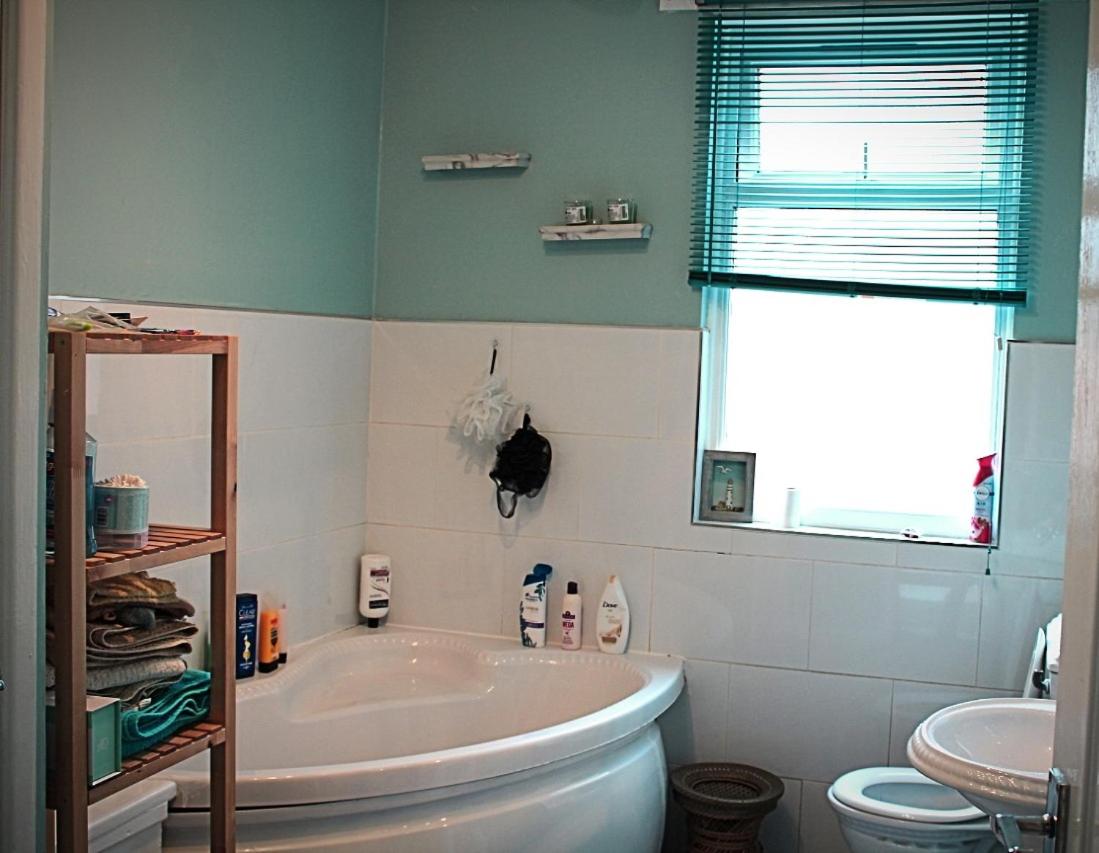Deluxe Queen Room - Photo 6