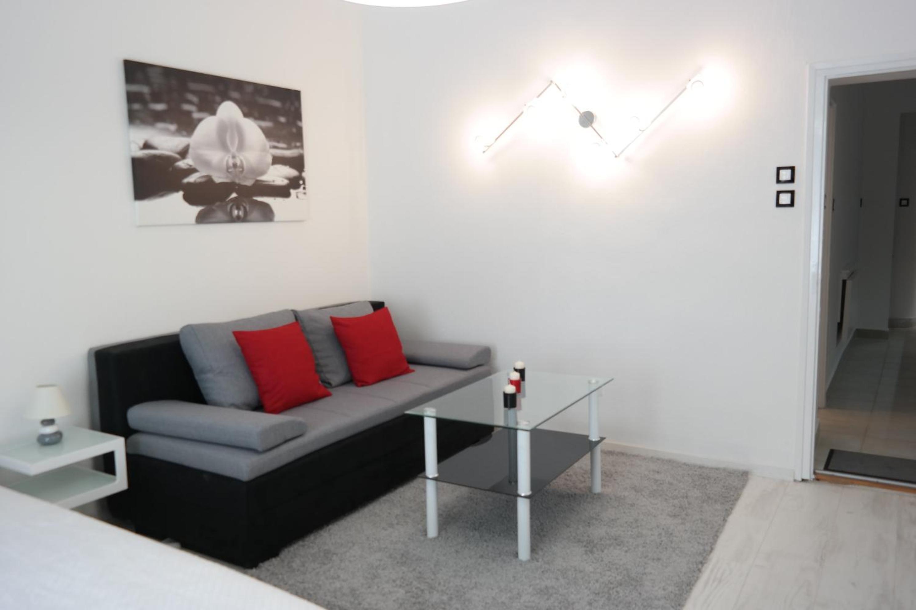 Apartment - Photo 5