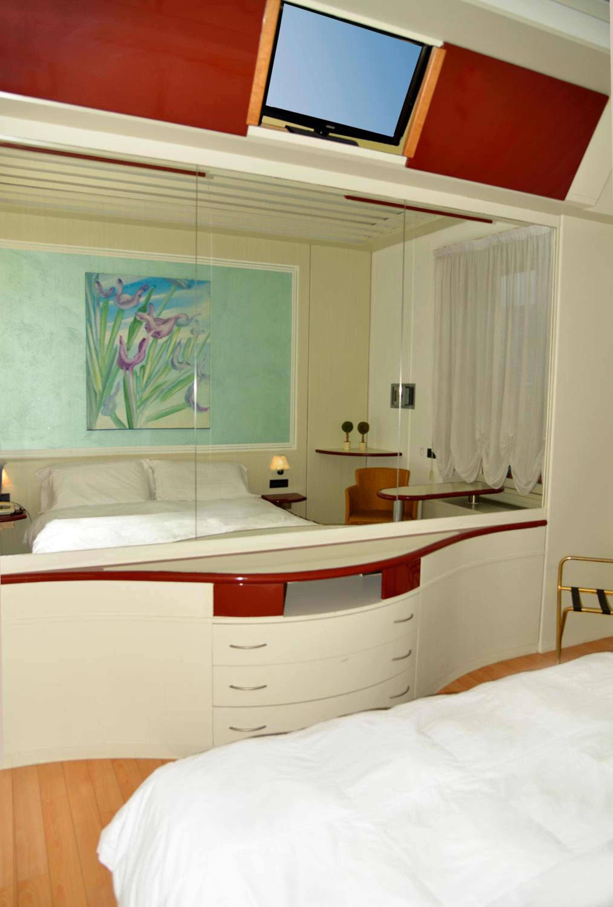 Double Room - Photo 4