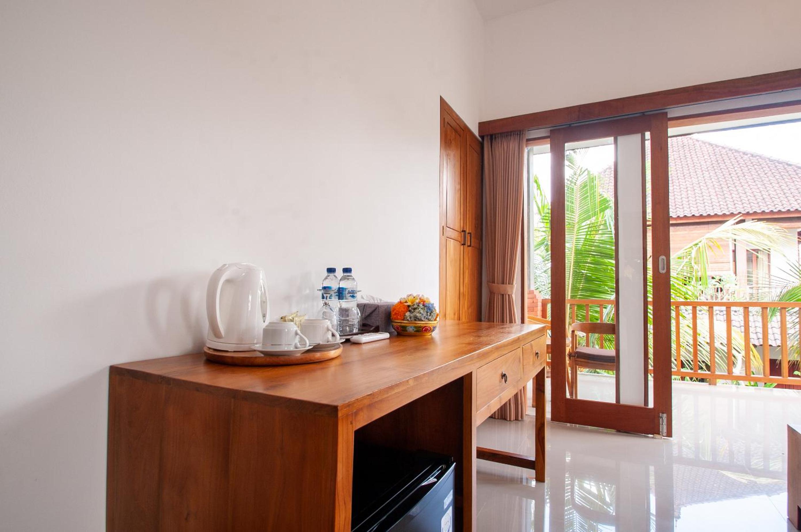 Deluxe Room - Photo 10