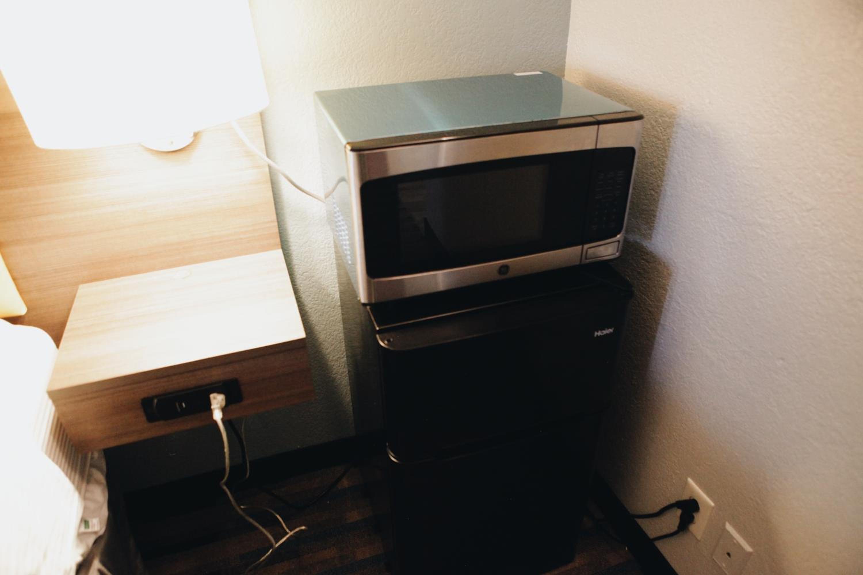 Two Double Beds (Remodeled) - Non-Smoking - Photo 4