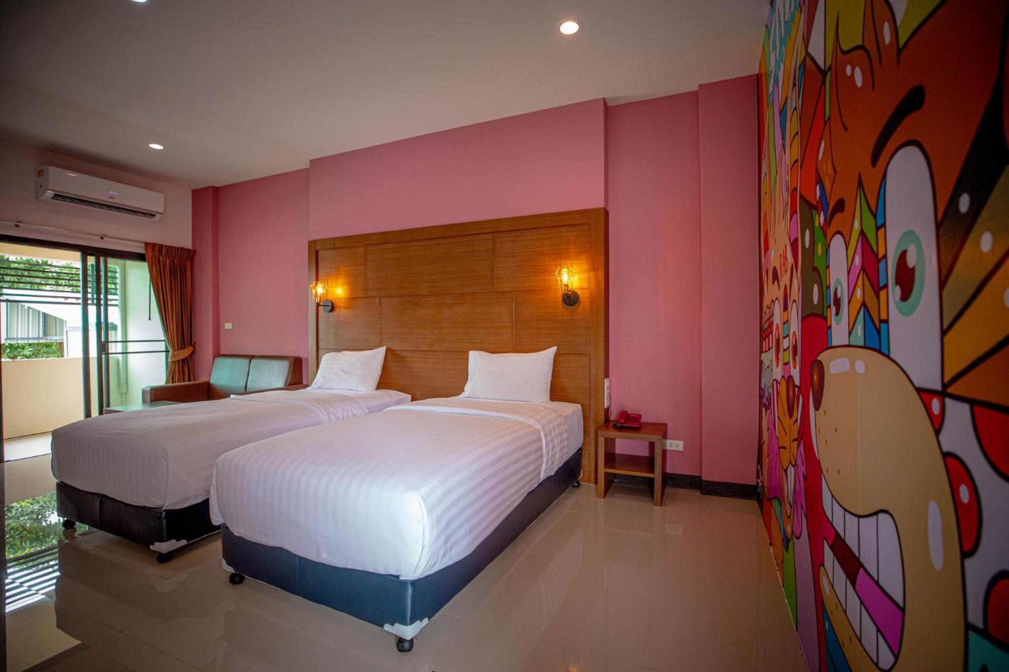 Deluxe Twin Room - Photo 13