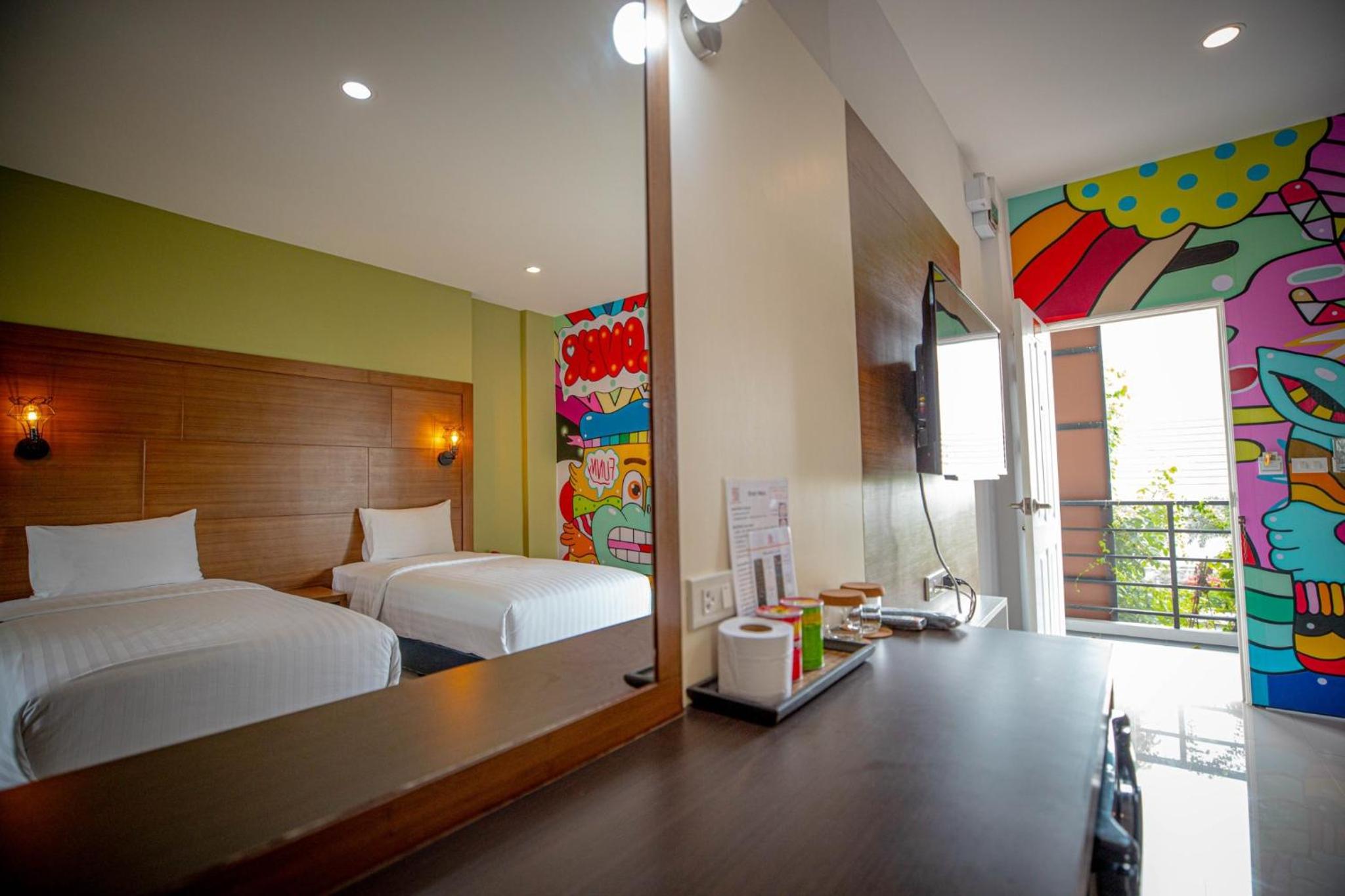 Deluxe Twin Room - Photo 11