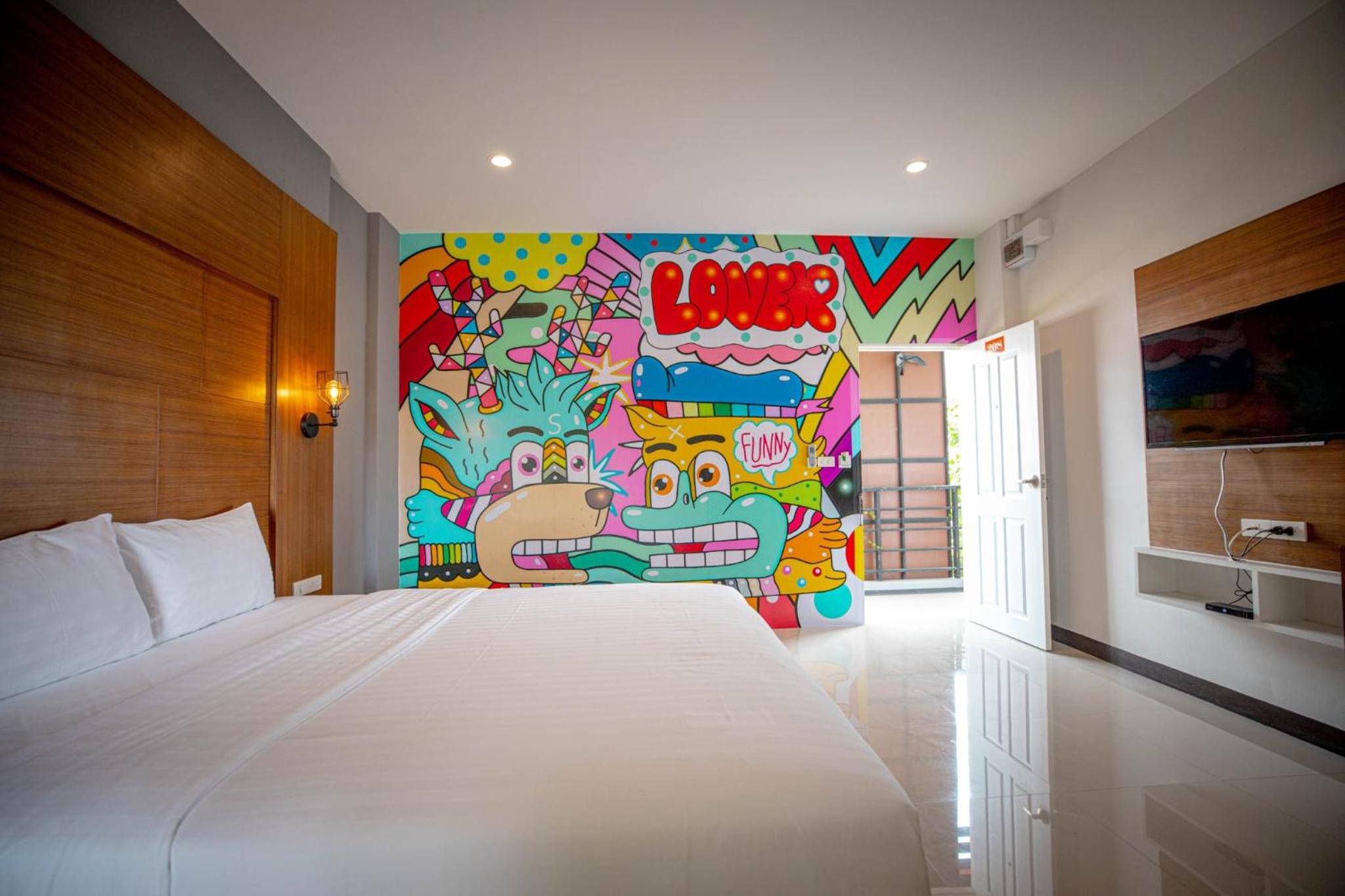 Deluxe Double Room - Photo 21