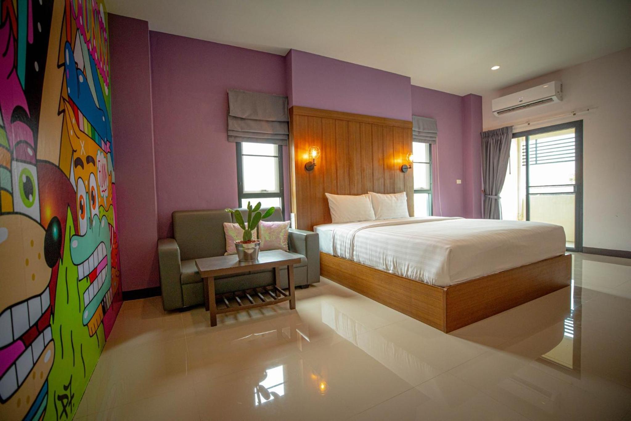 Deluxe Suite - Photo 23