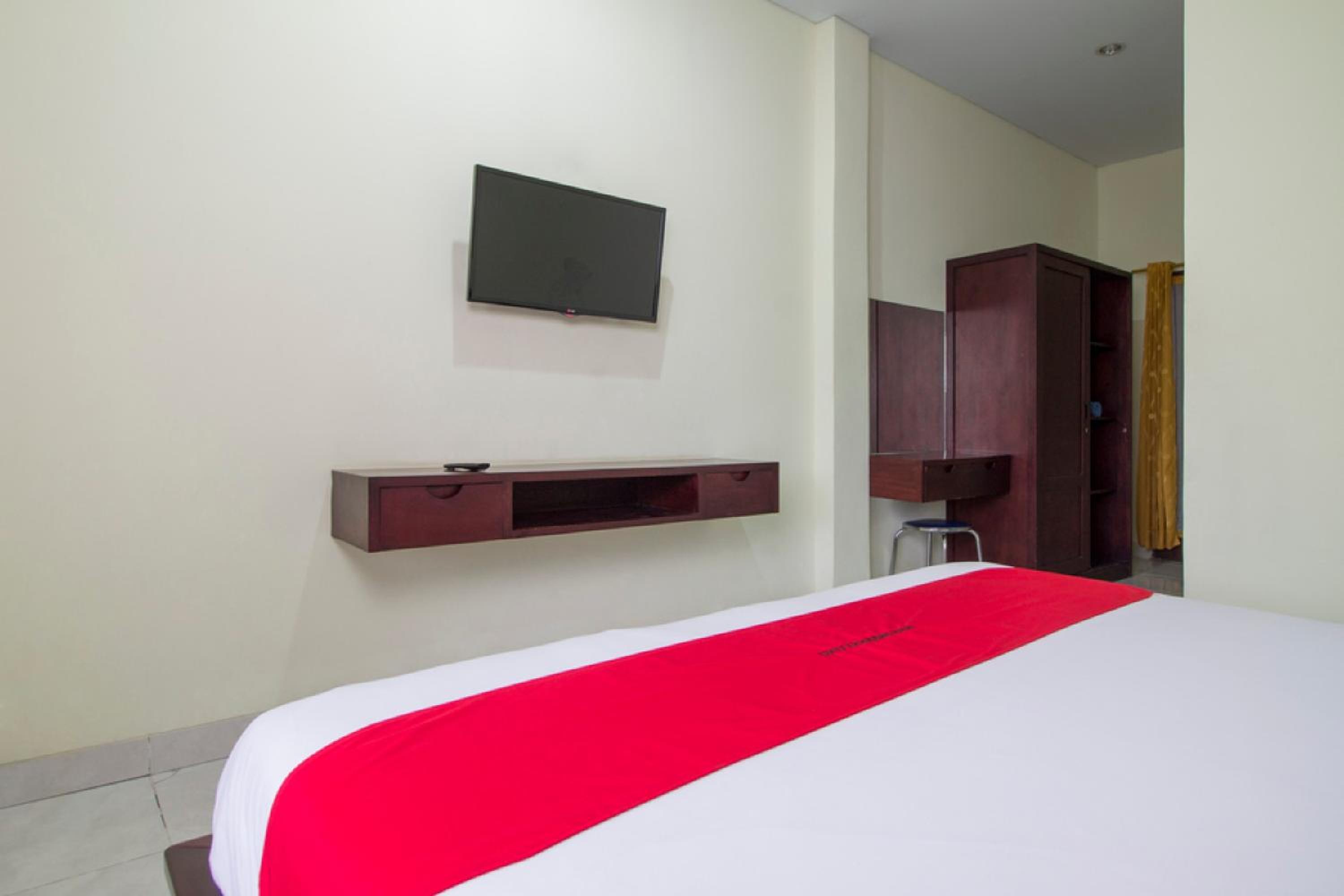 RedDoorz Double Room - Photo 4