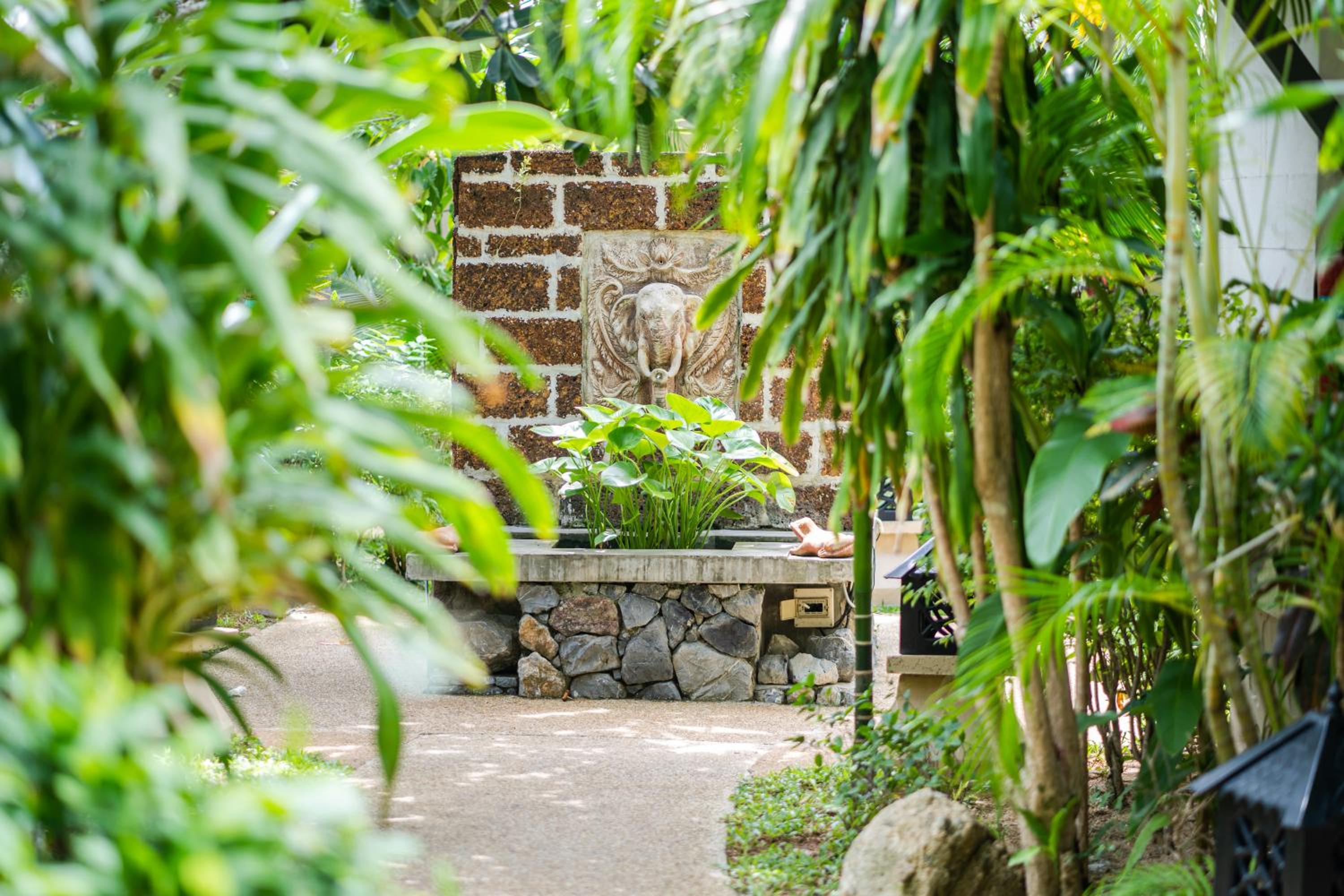 Villa with Garden View - Photo 10