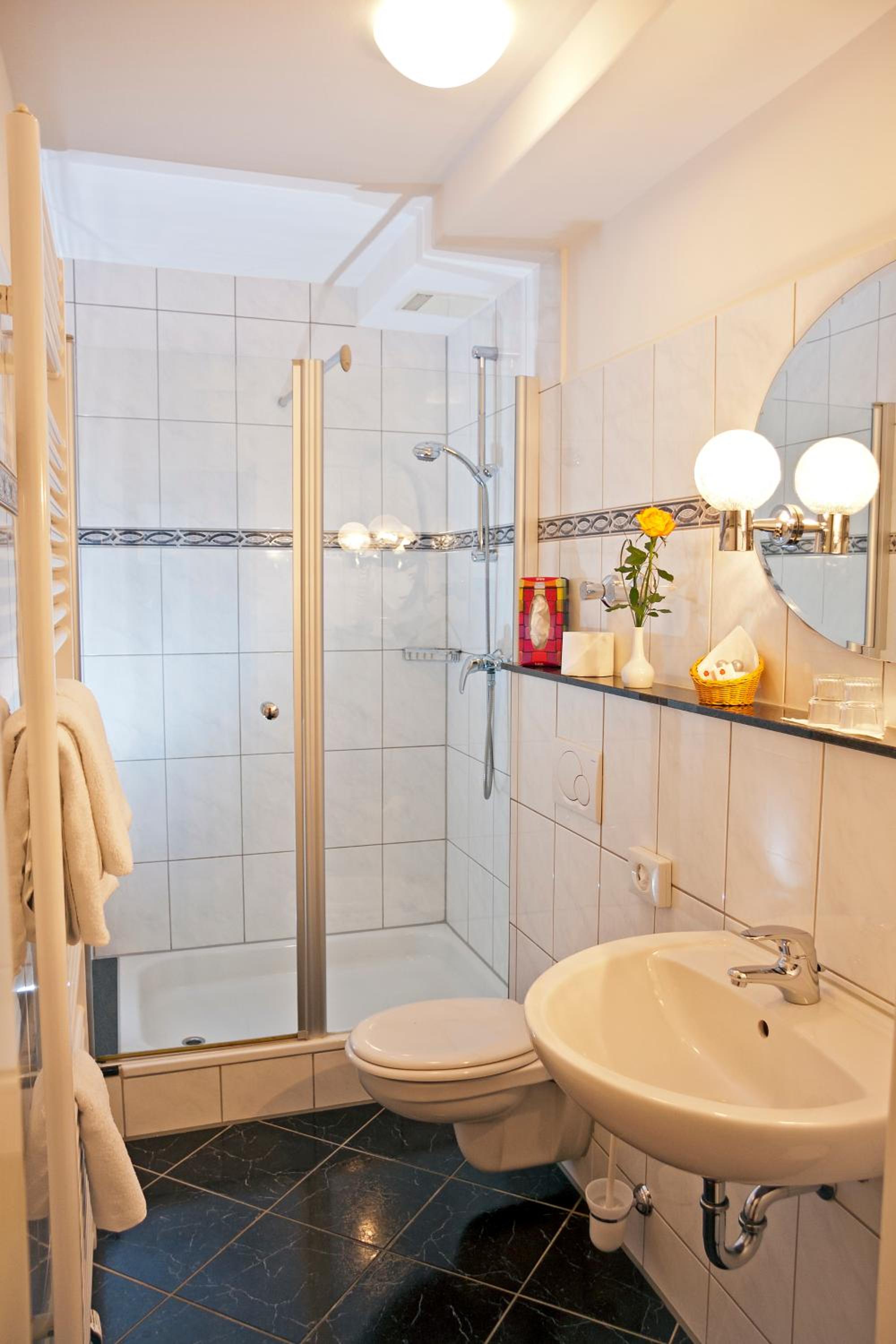 Double Room - Photo 5