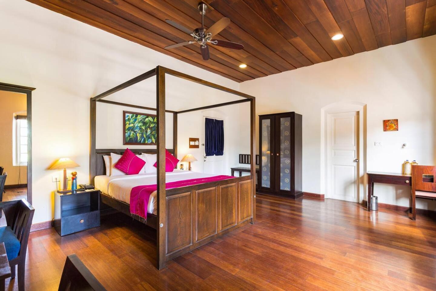 Heritage Premium Room - Photo 9