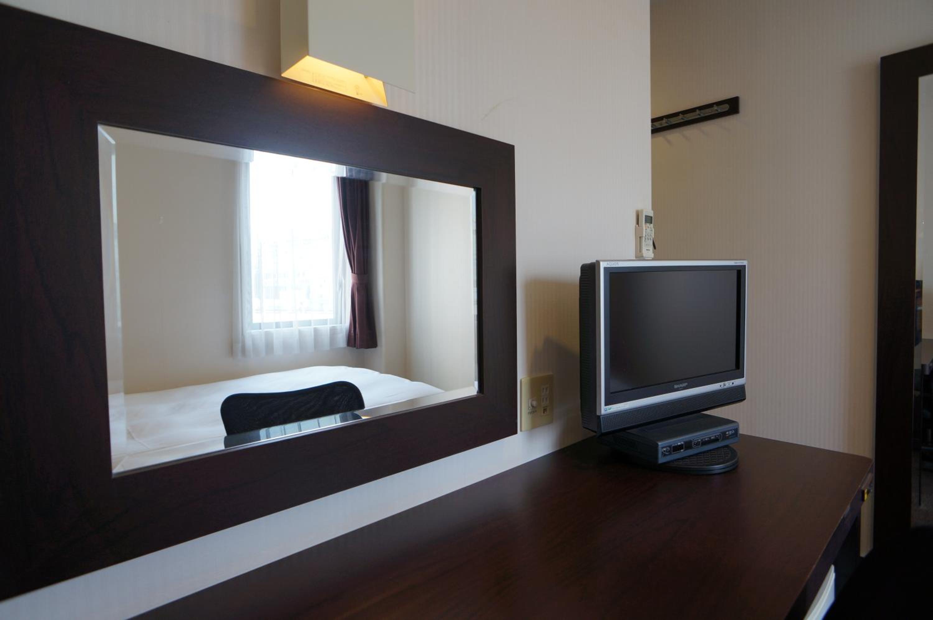 Double Room - Non-Smoking  - Photo 6