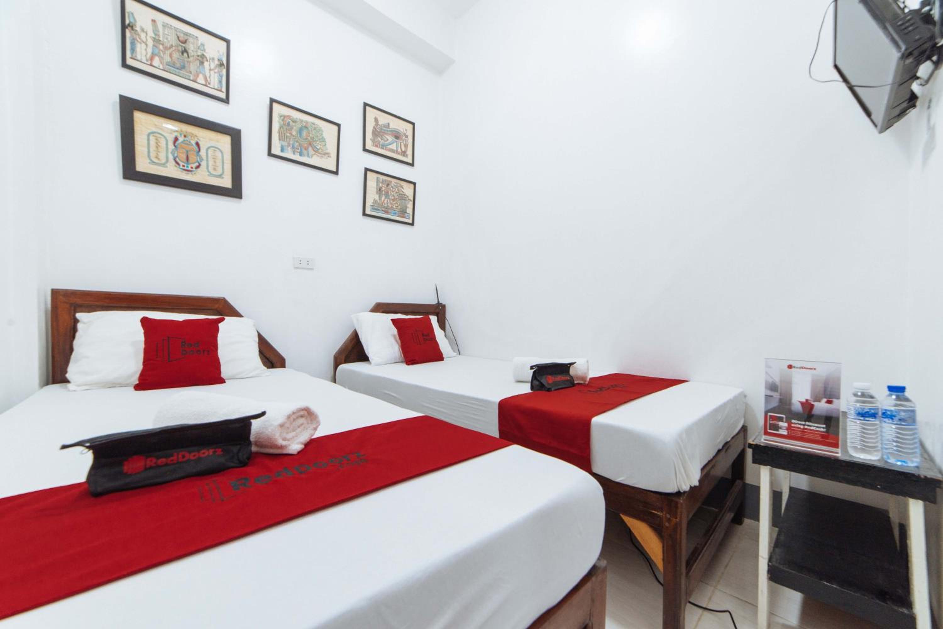 Twin Room - Photo 1
