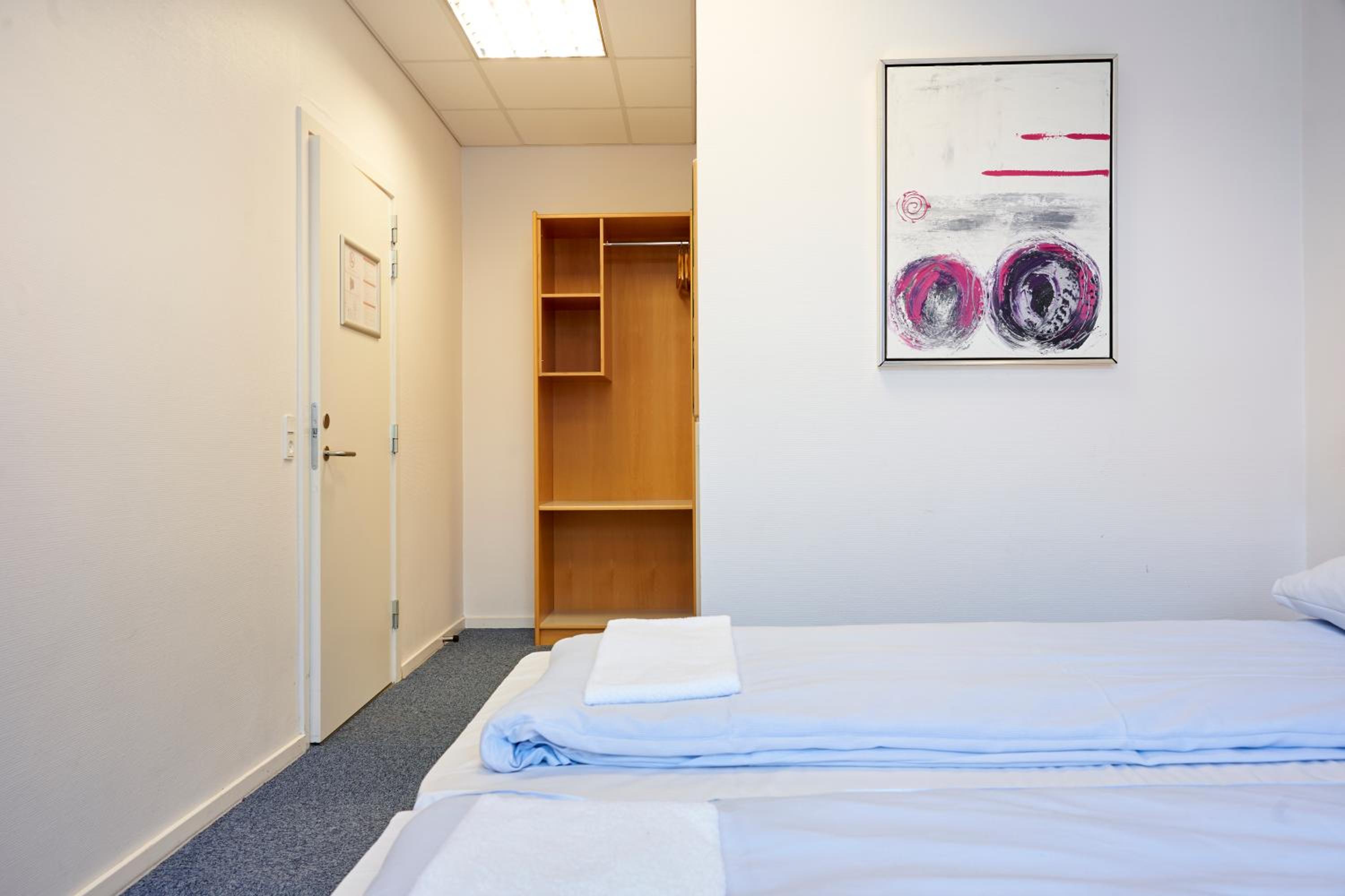 Budget Double Room photo 3