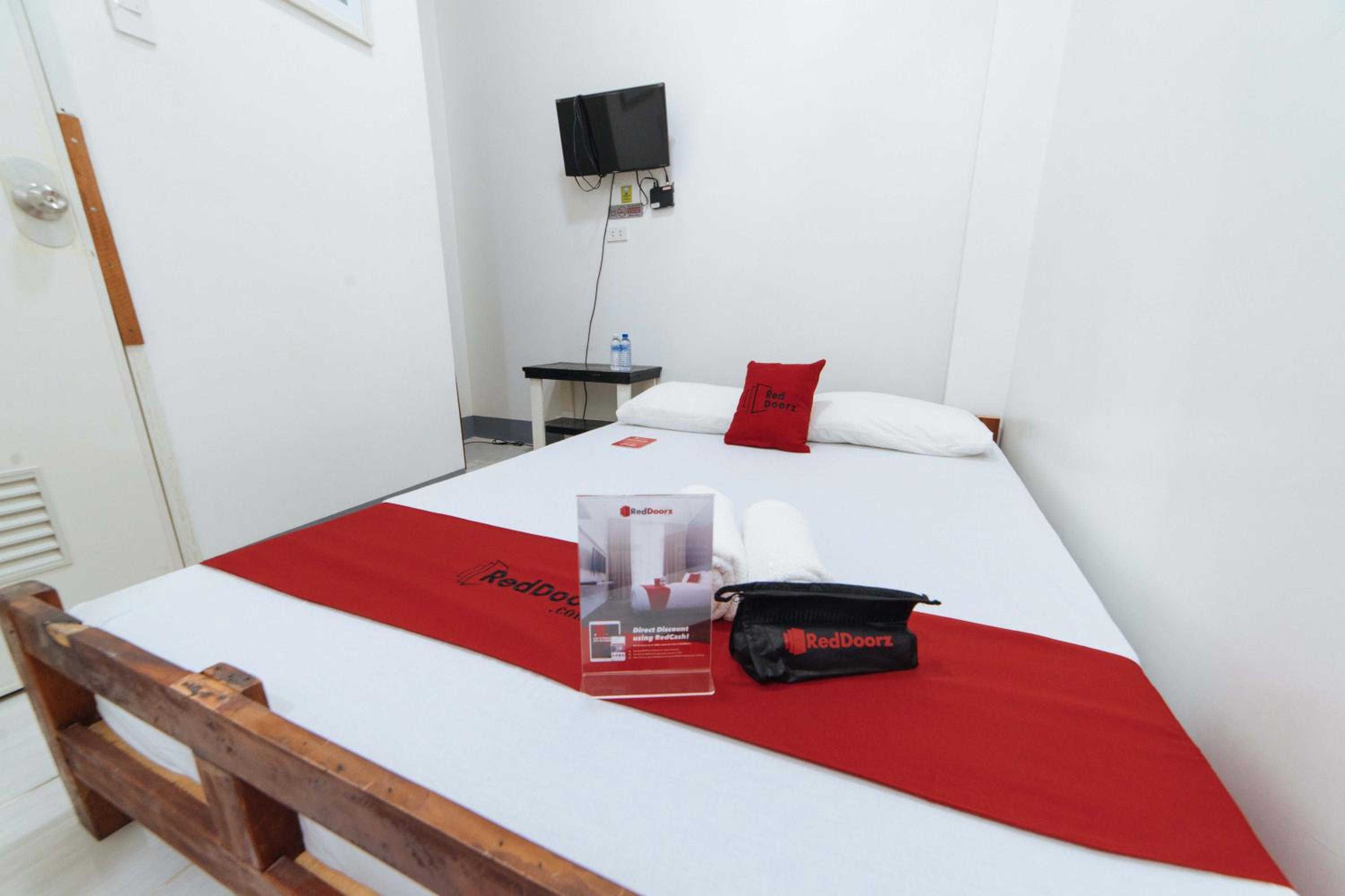 Deluxe Room - Photo 2
