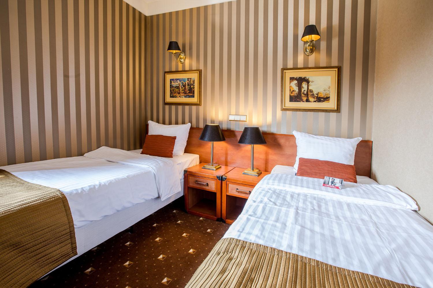 Deluxe Twin Room - Photo 2