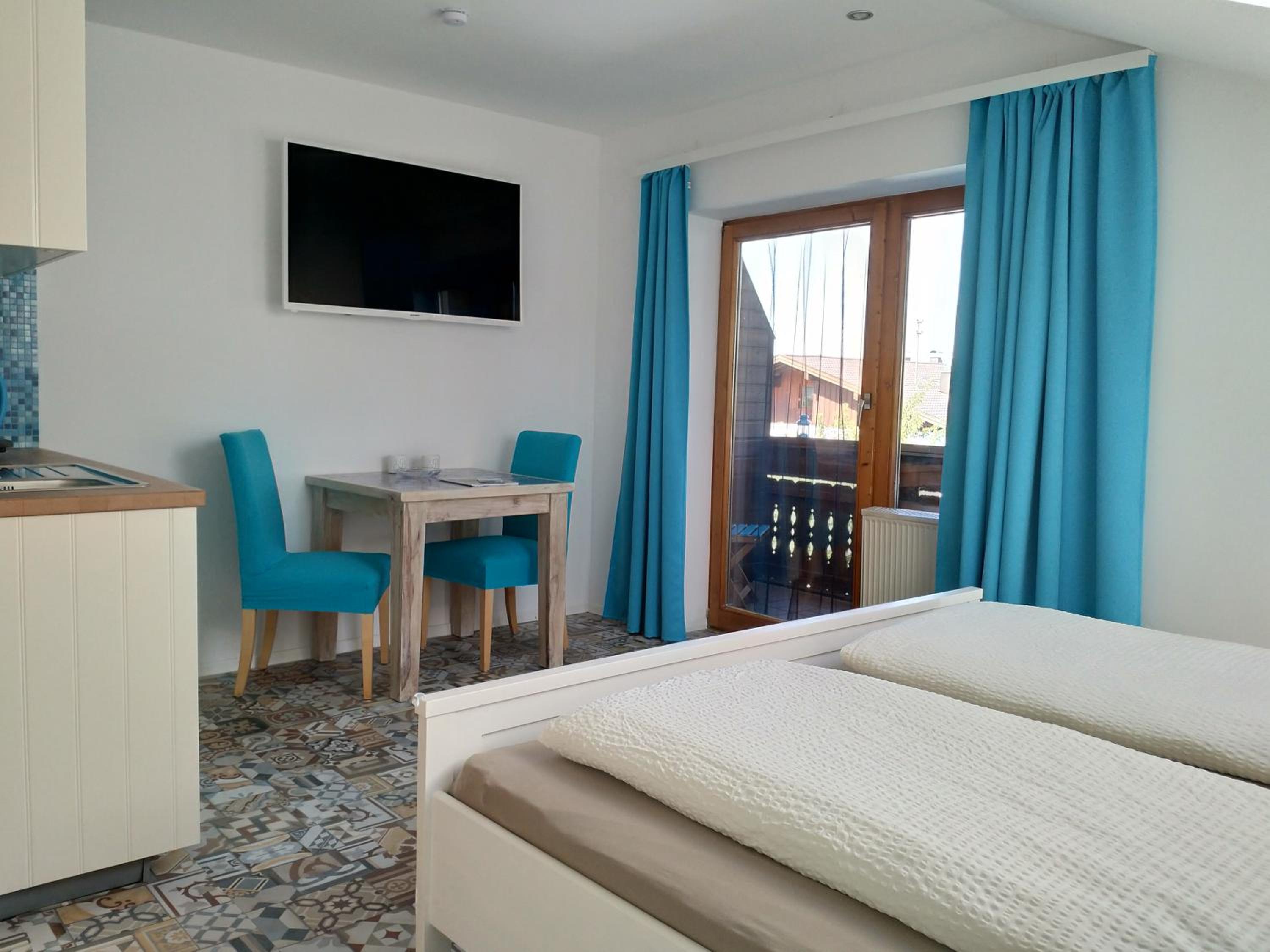 Apartment with Balcony photo 1