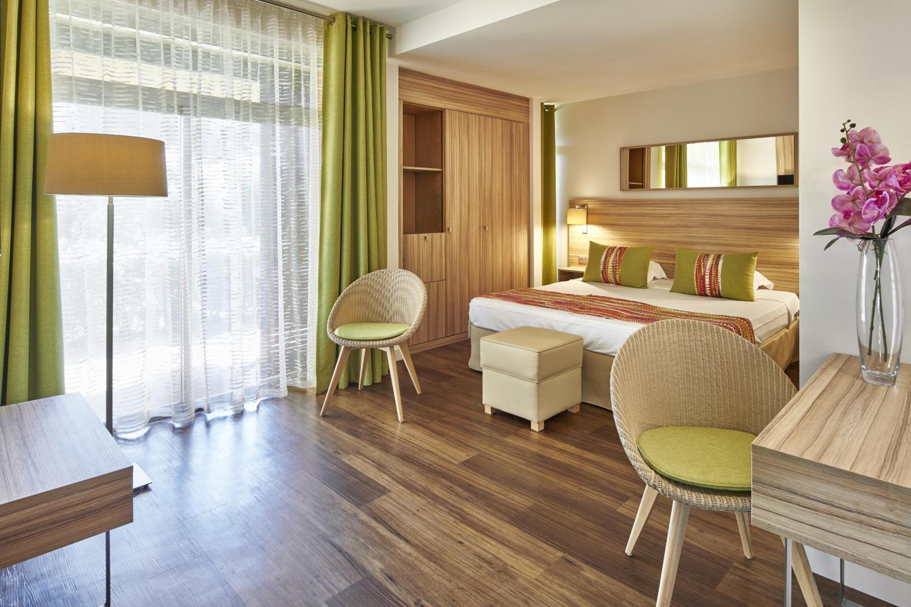 Quadruple Room with Terrace - Photo 3