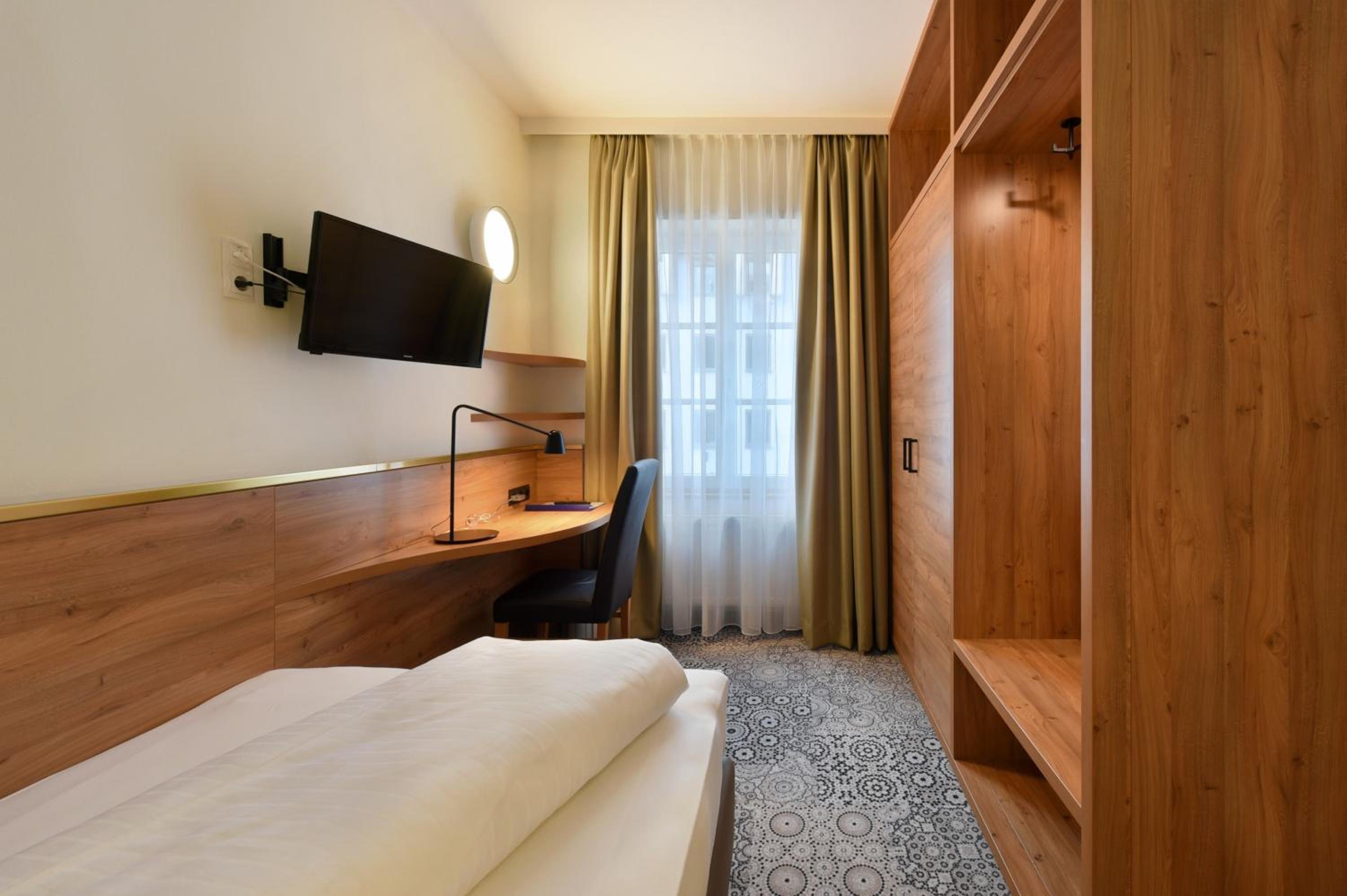 Business Single Room