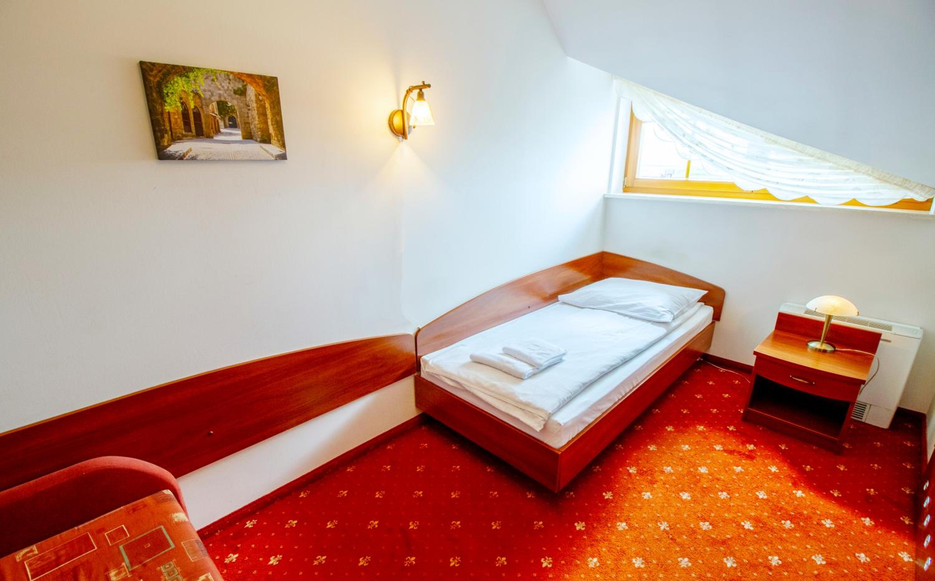 Single Room photo 2