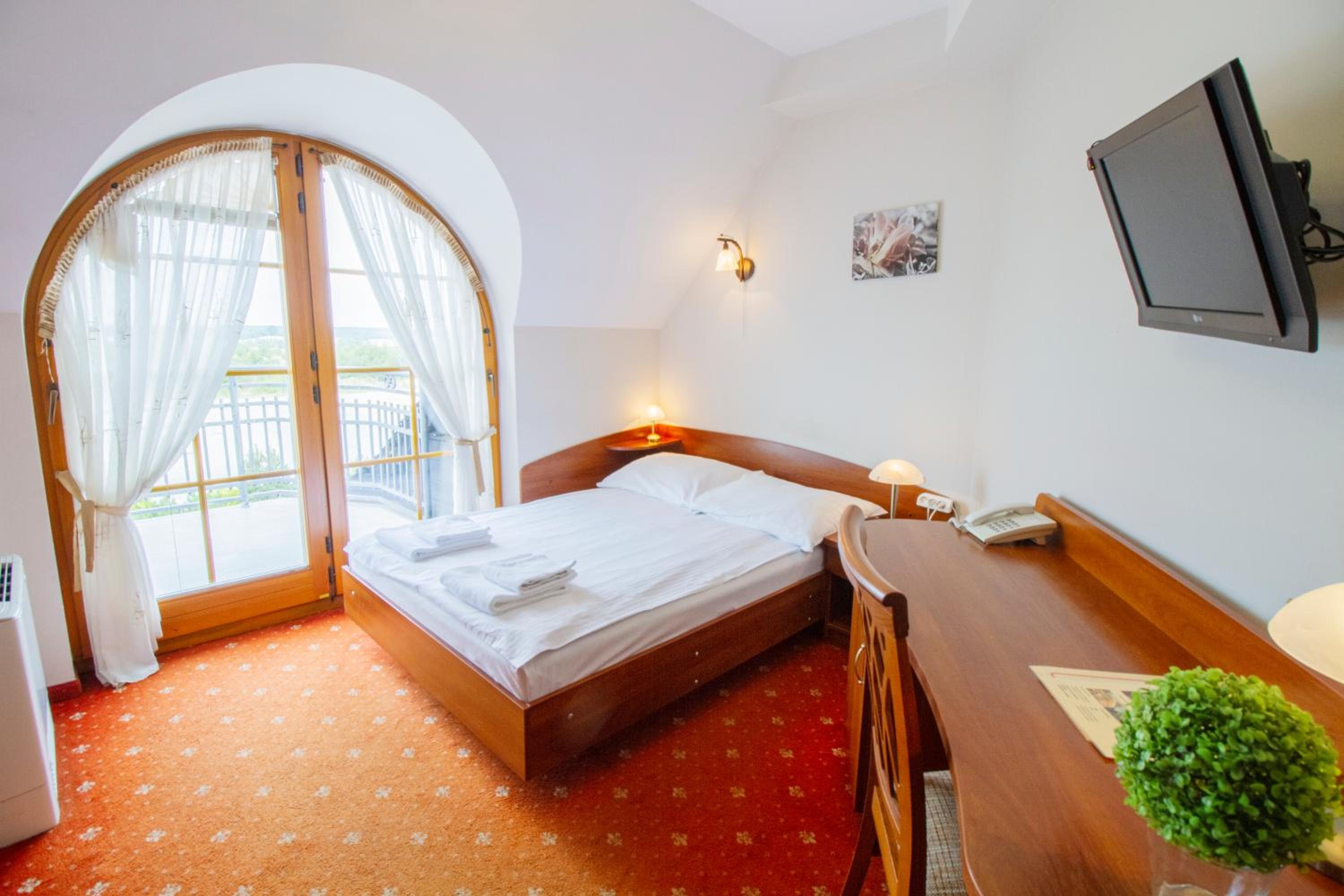 Double or Twin Room - Photo 1