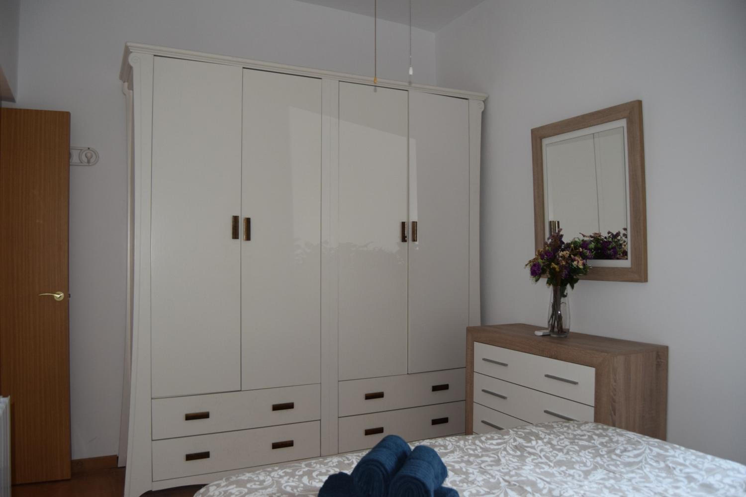 Three-Bedroom Apartment - Photo 4