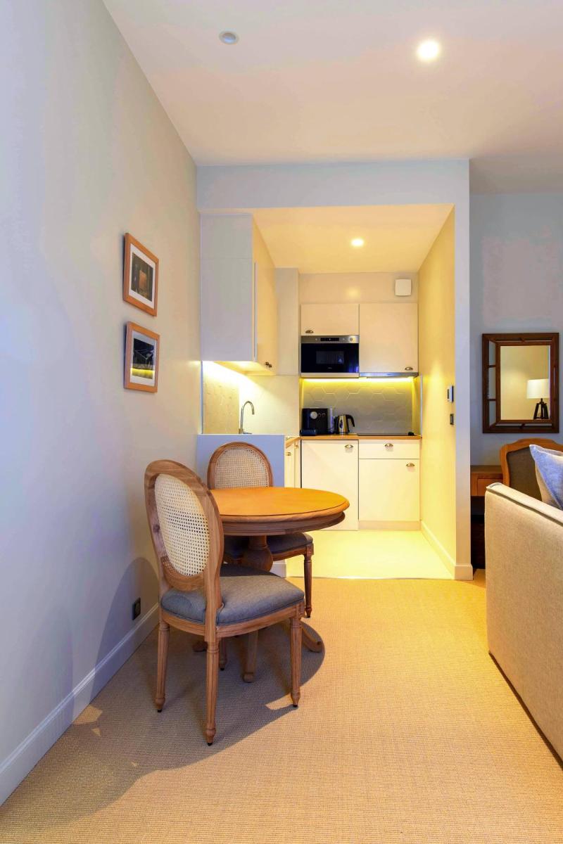 One-Bedroom Apartment - Photo 3