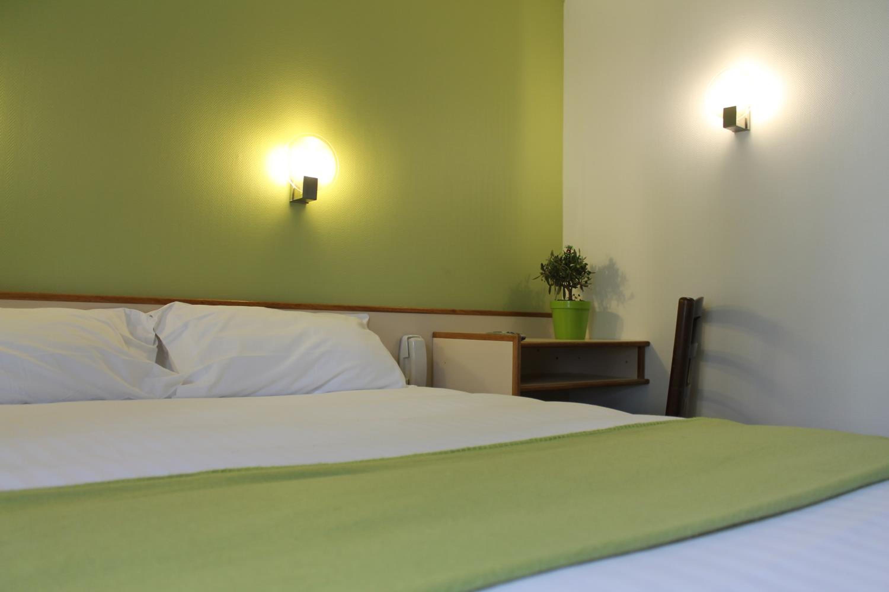 Standard Double Room - Photo 1