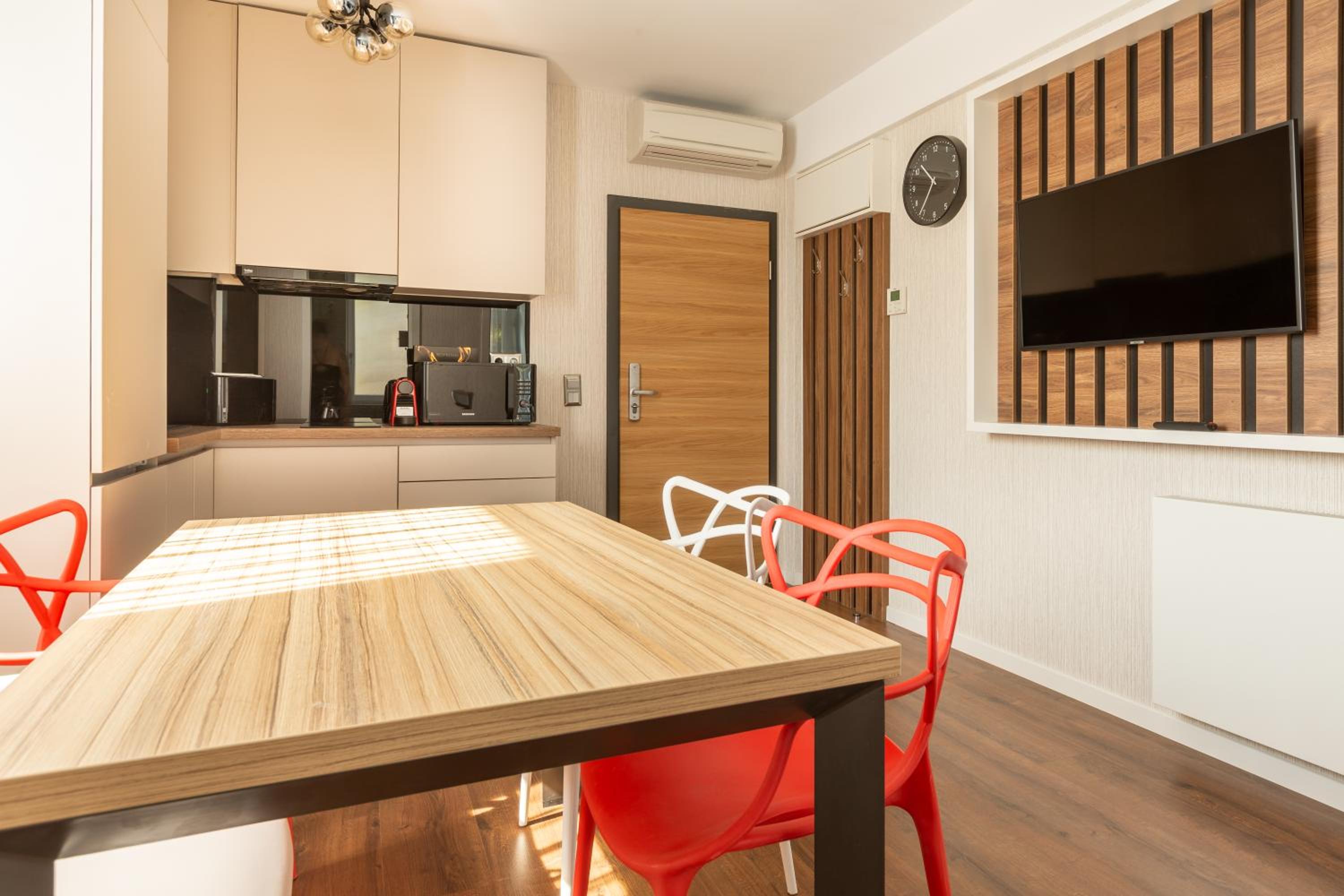 Studio Apartment - Photo 7