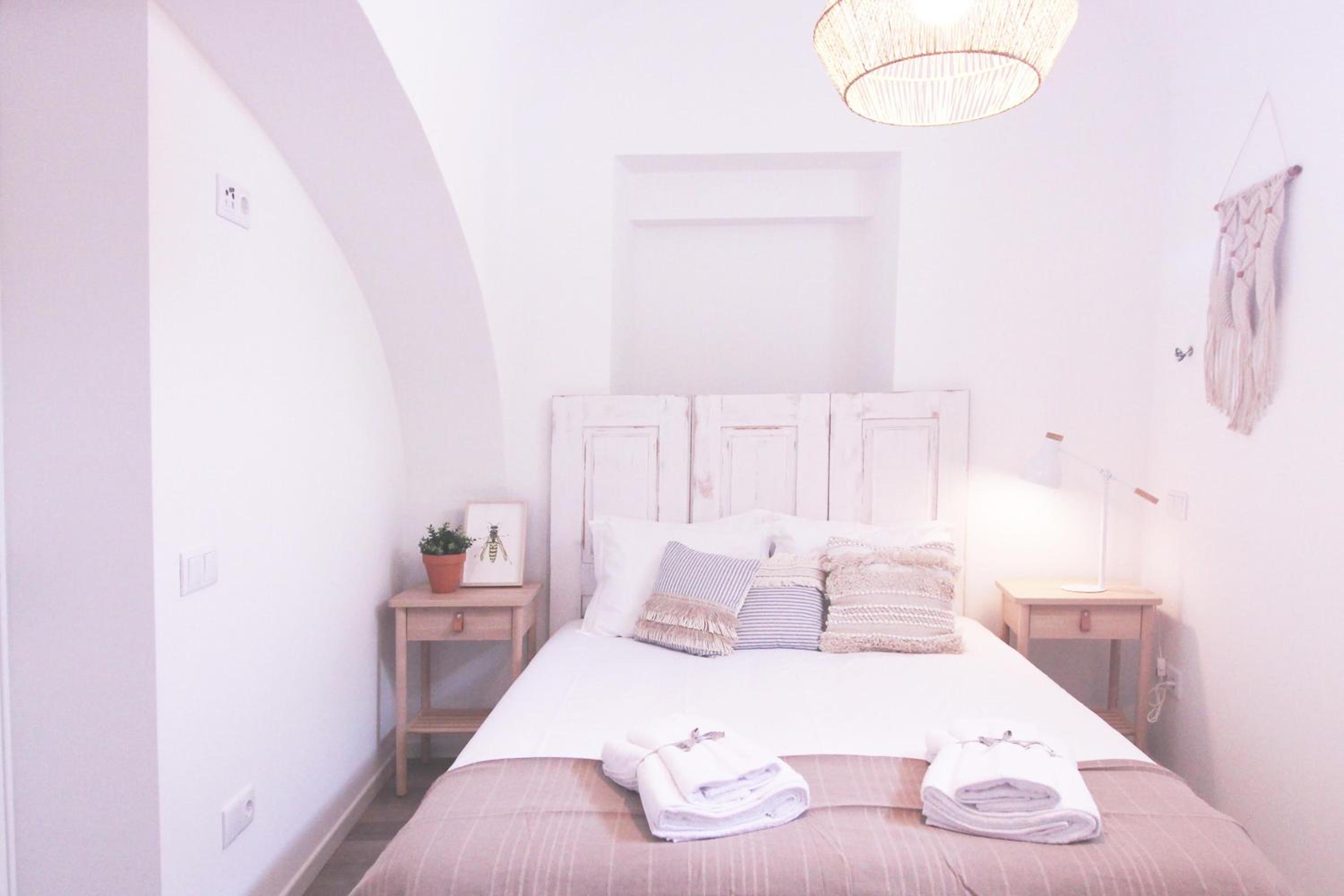 One-Bedroom Apartment - Photo 6