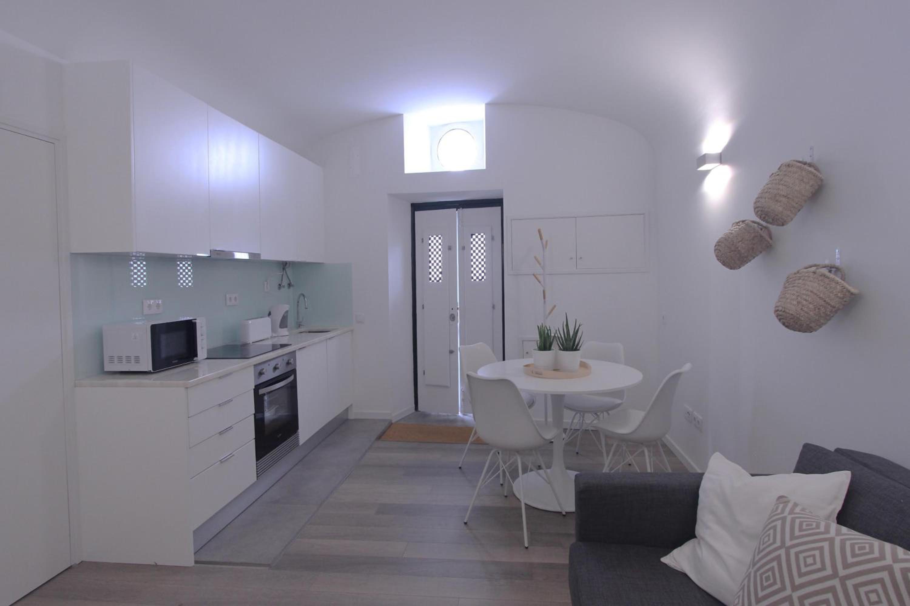 One-Bedroom Apartment - Photo 11