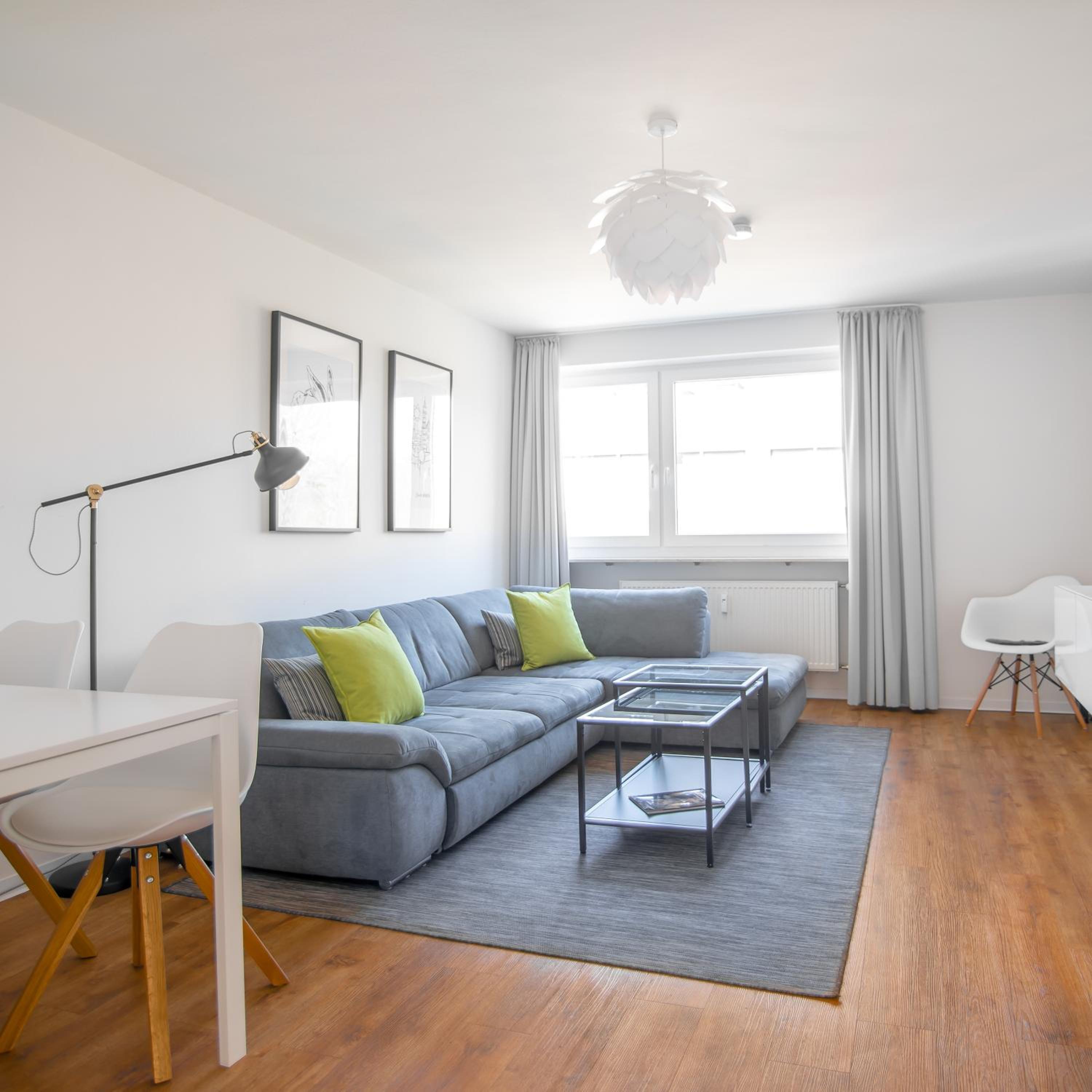 One-Bedroom Apartment photo 1