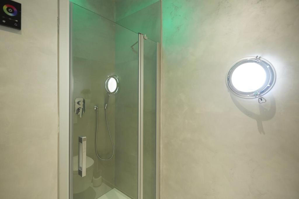 Quadruple Room with Private Bathroom photo 3