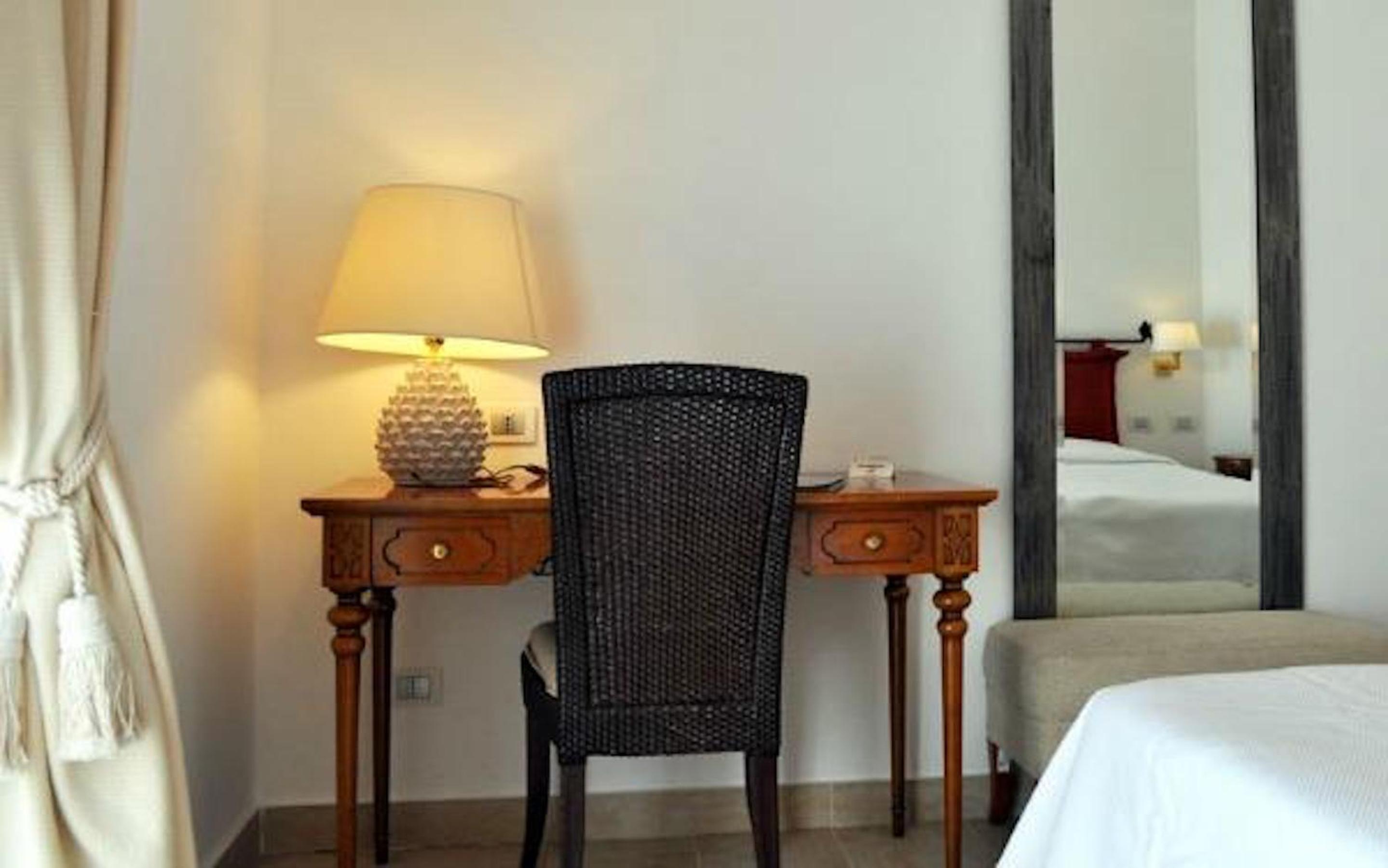 Superior Double Room with Garden View - Photo 16