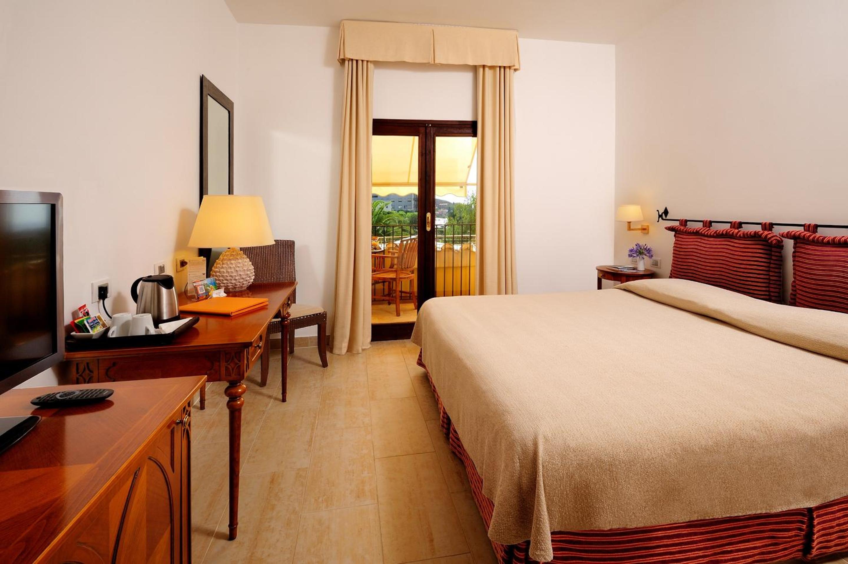 Superior Double Room with Garden View - Photo 17