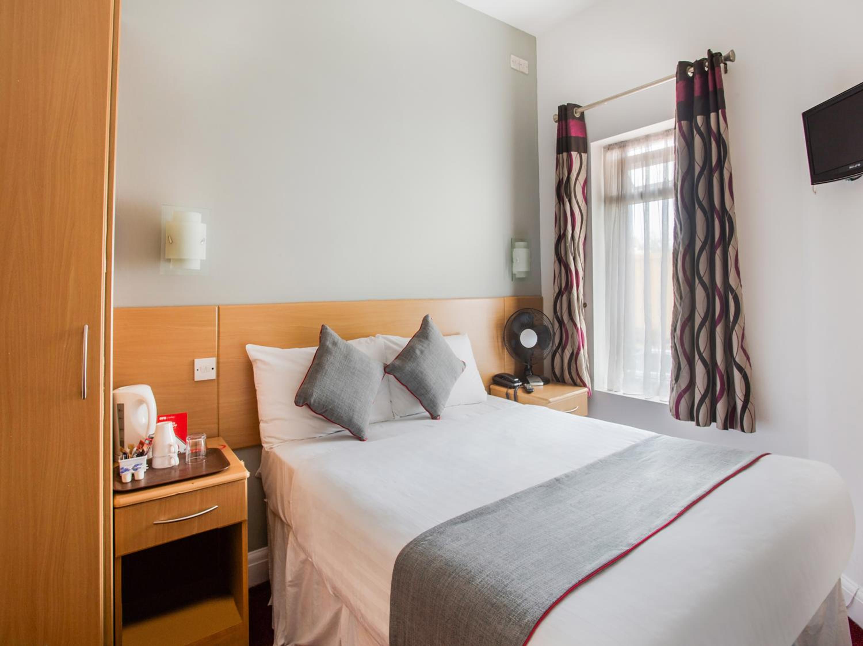 Compact Double Room photo 1