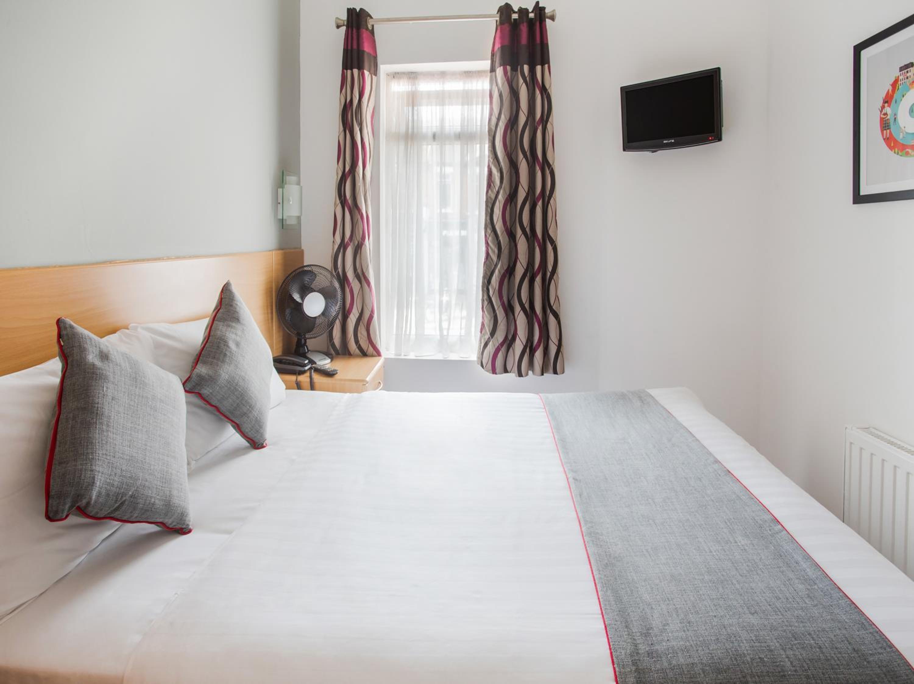 Compact Double Room photo 3